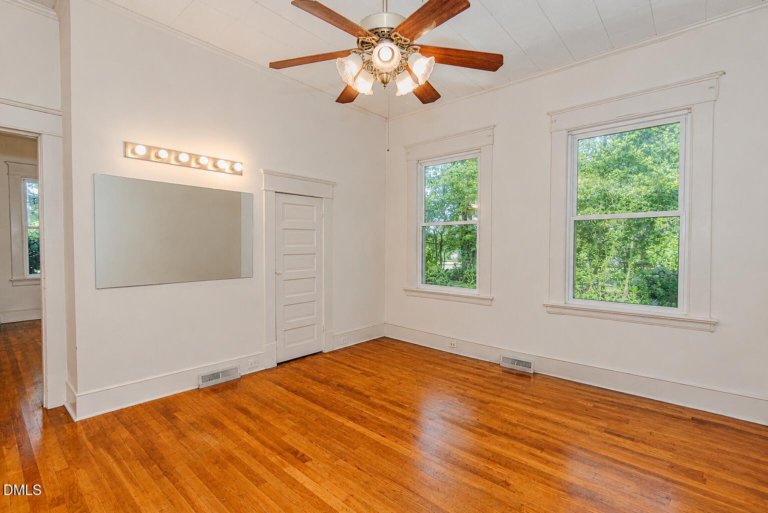 6119 N Roxboro Road Property Photo 22
