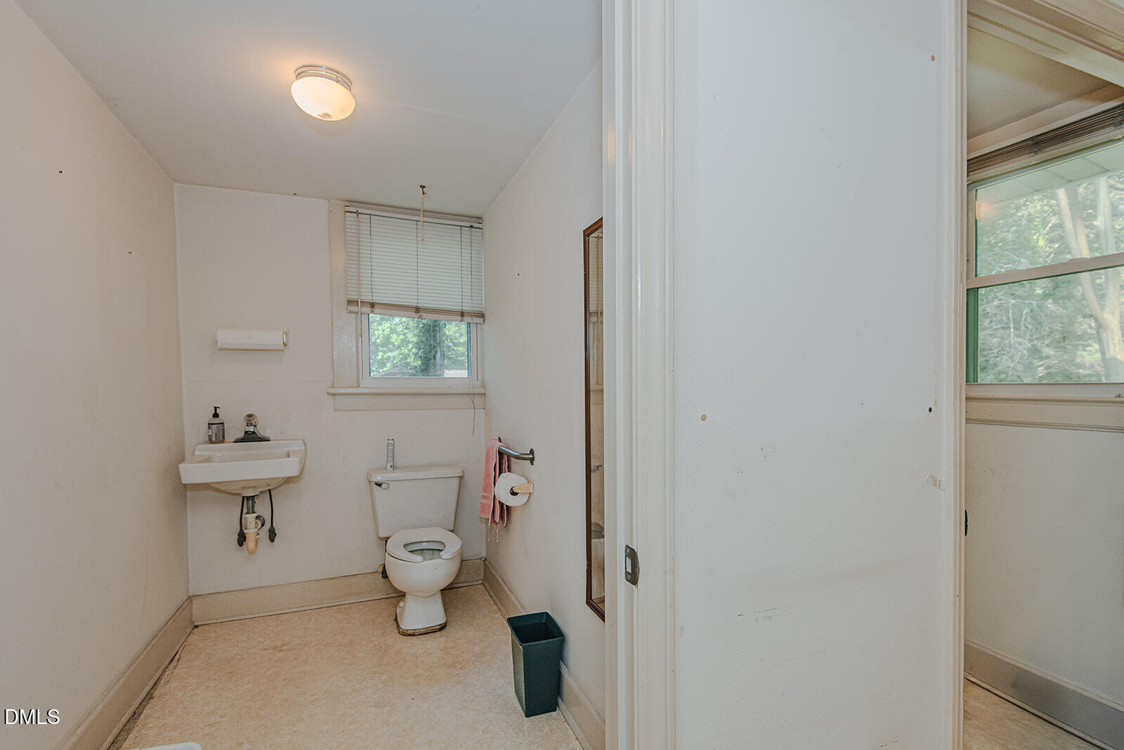 6119 N Roxboro Road Property Photo 25