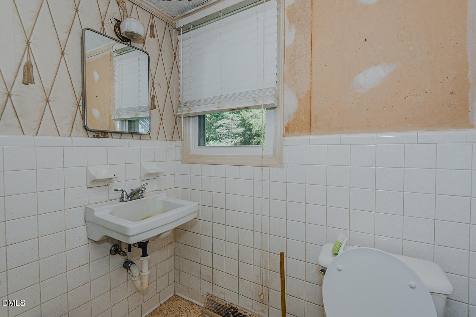 6119 N Roxboro Road Property Photo 29