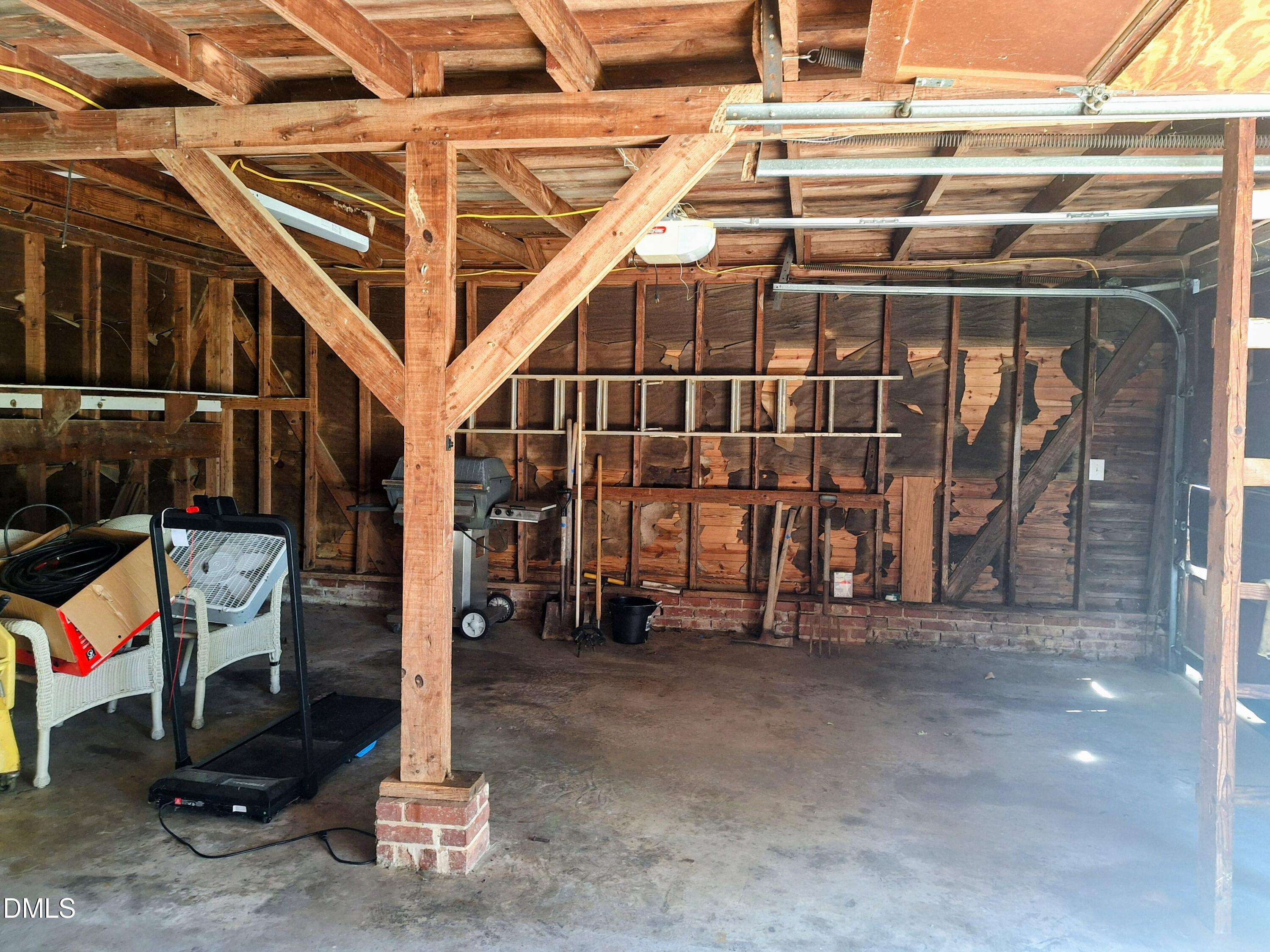 6119 N Roxboro Road Property Photo 34