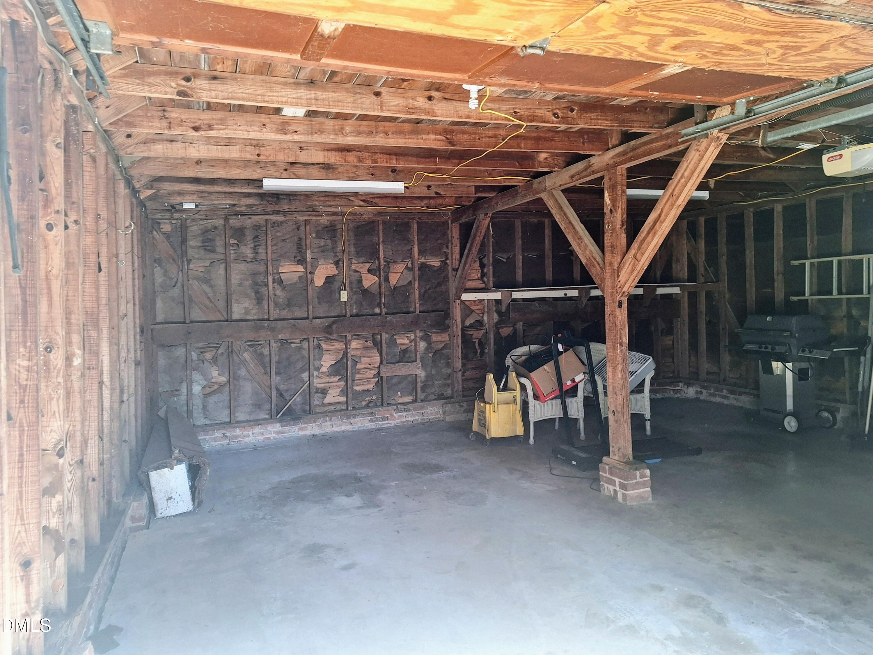 6119 N Roxboro Road Property Photo 35