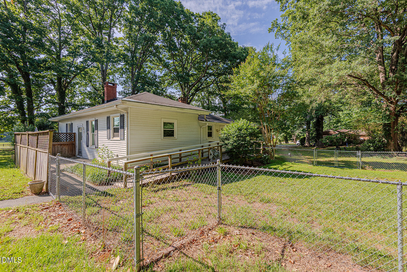 6119 N Roxboro Road Property Photo 37