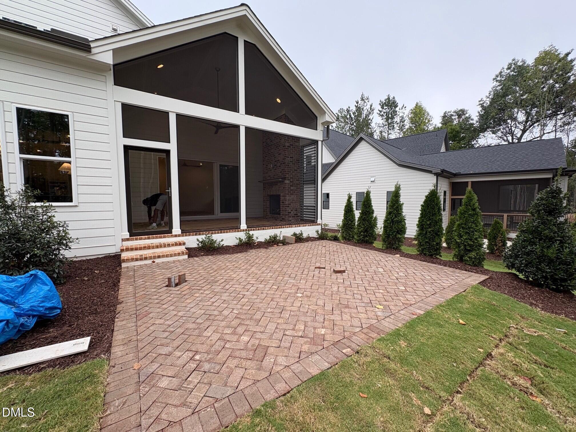 2104 Lowery Estates Property Photo 4