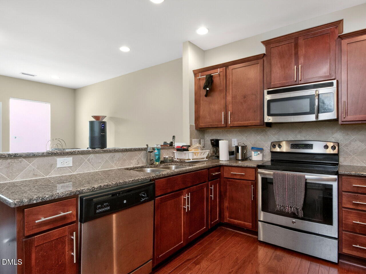 409 Provincial Street Property Photo 8