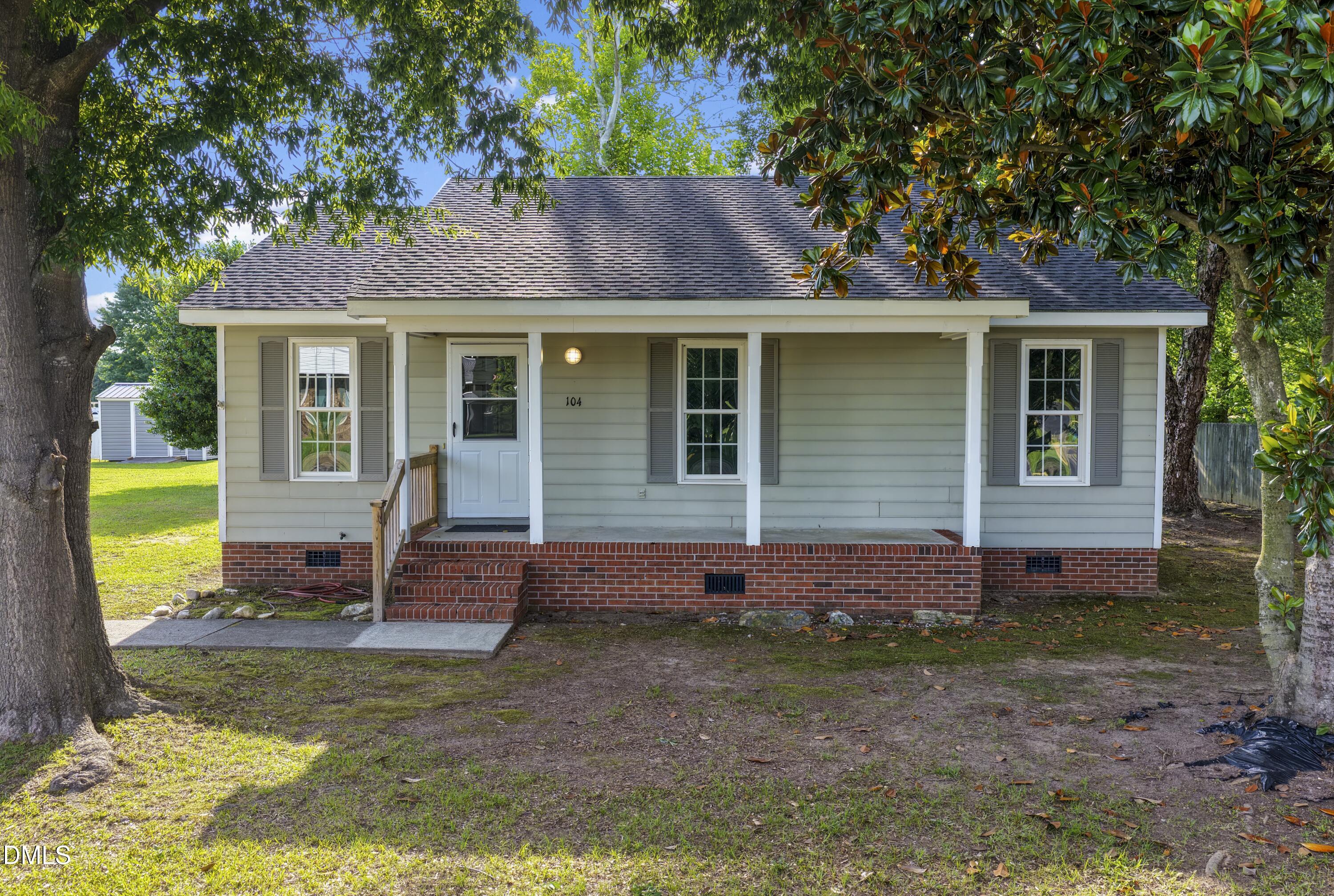 104 Sunset Drive Property Photo 1