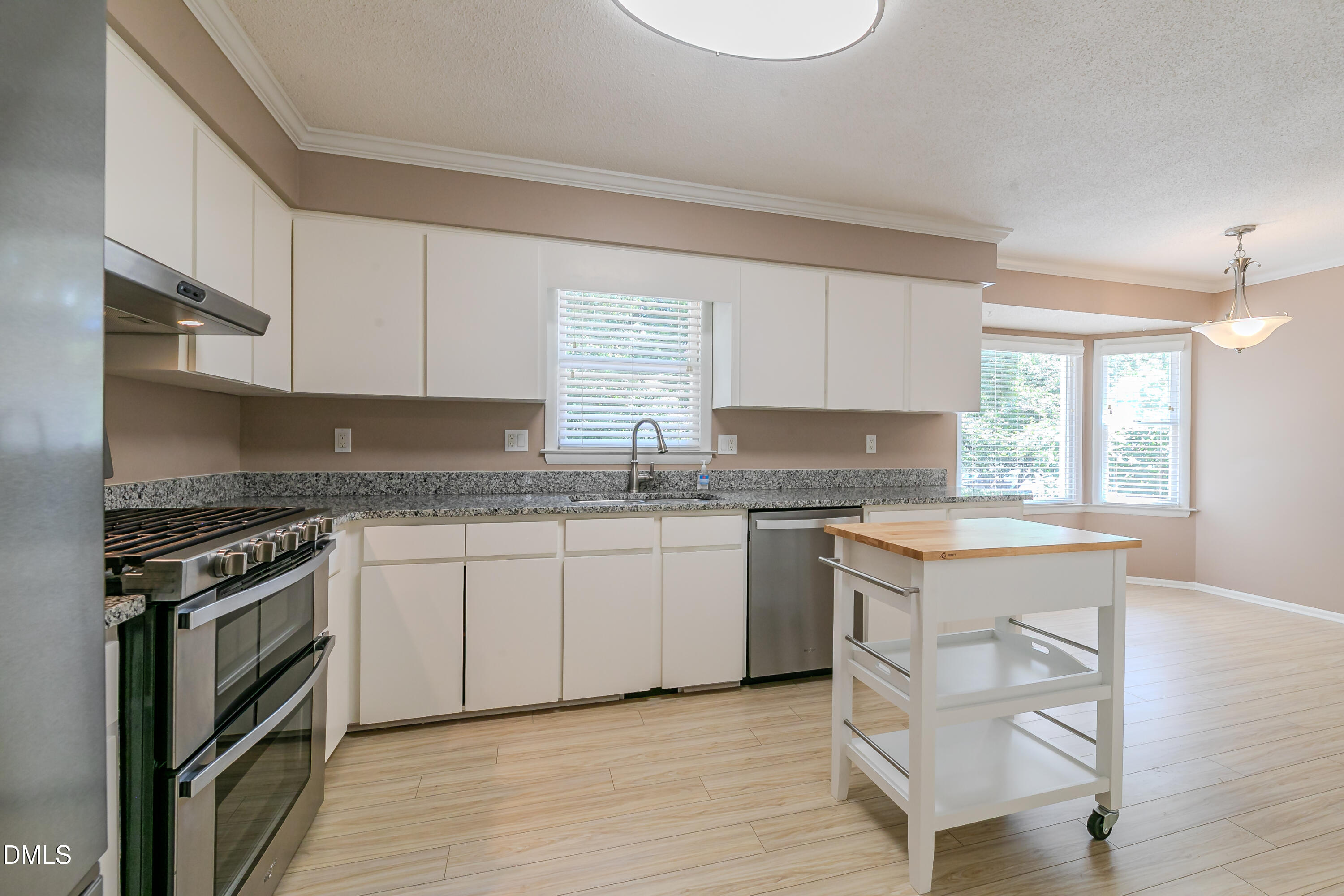 8200 Mourning Dove Road Property Photo 4