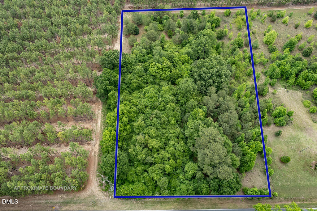 401 Johnson Pond Road Property Photo 1