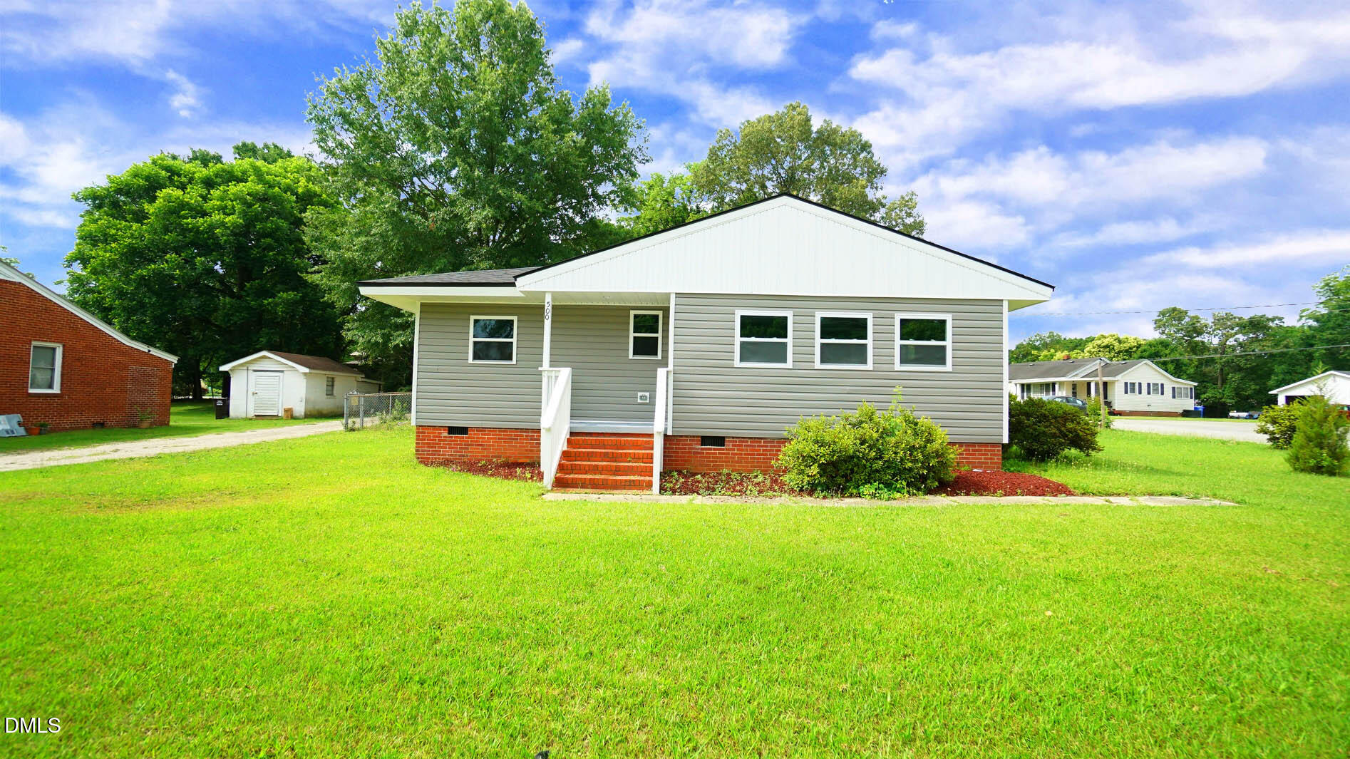 500 E Mcneill Street Property Photo 1