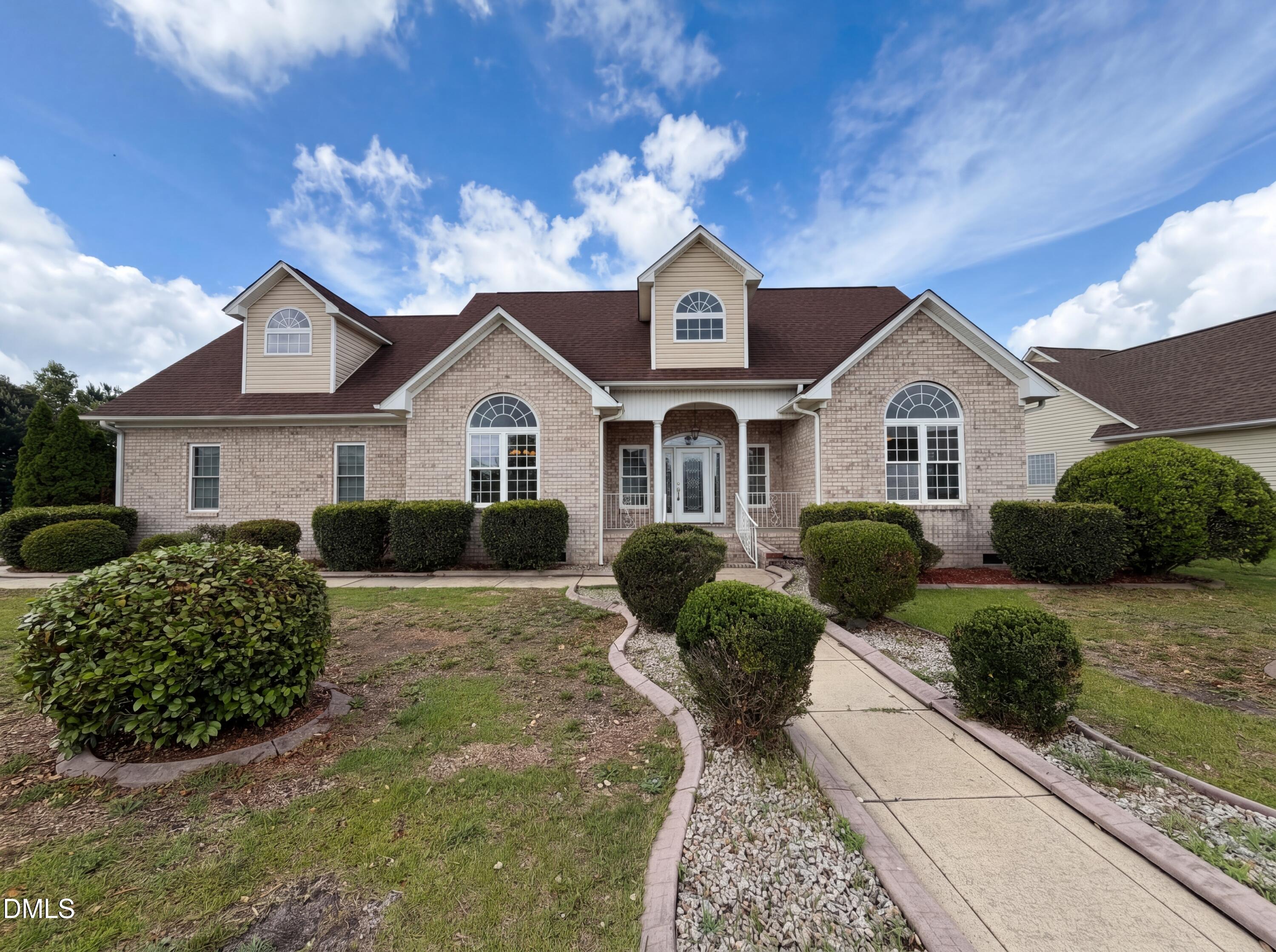 824 Camwheel Drive Property Photo 1