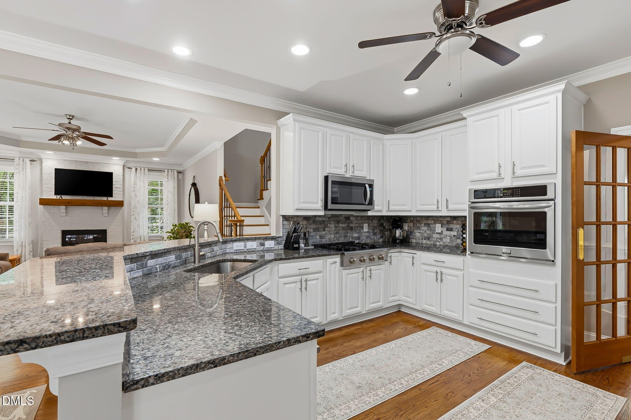 7048 Shady Glen Lane Property Photo 13