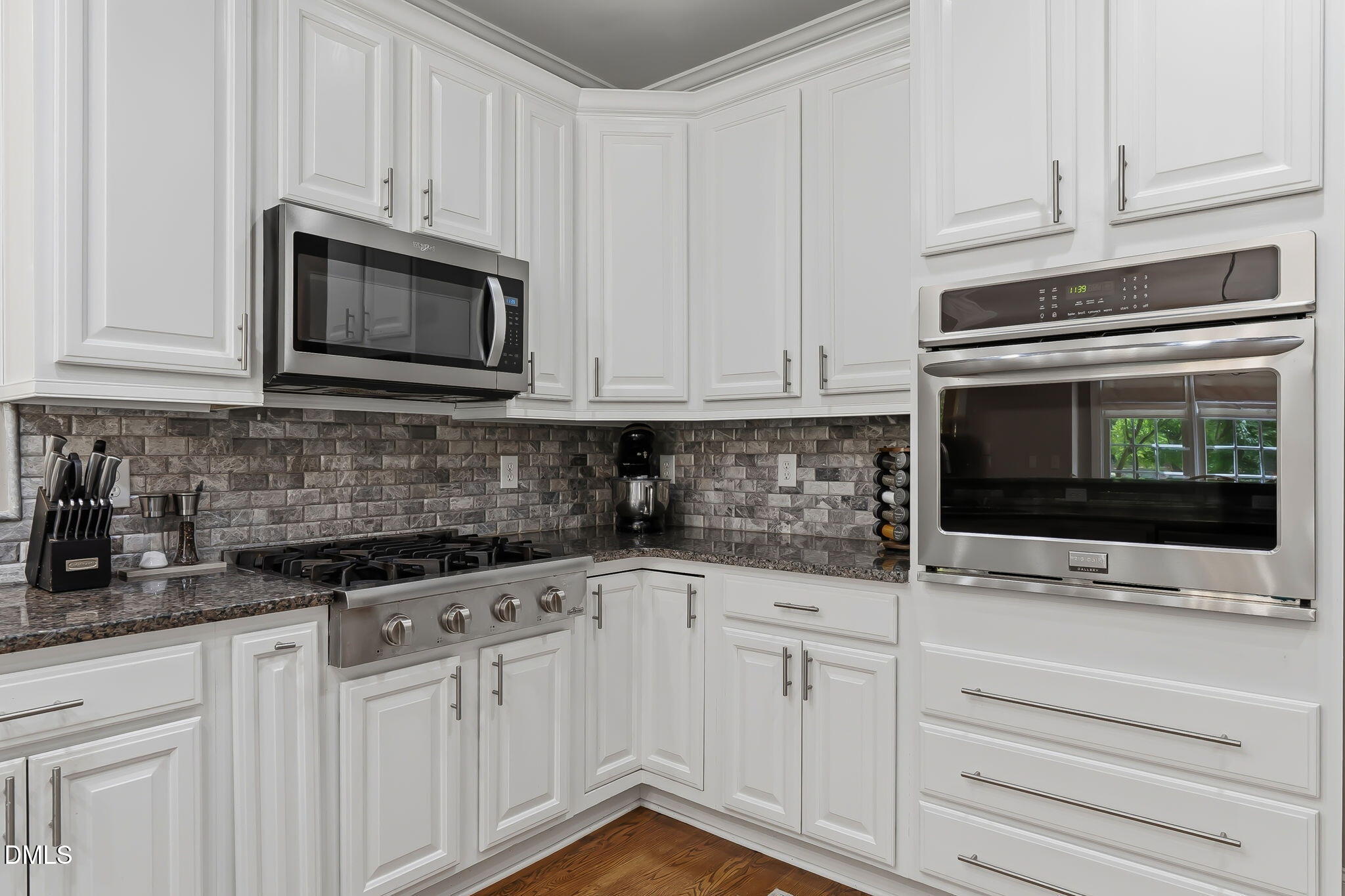 7048 Shady Glen Lane Property Photo 14