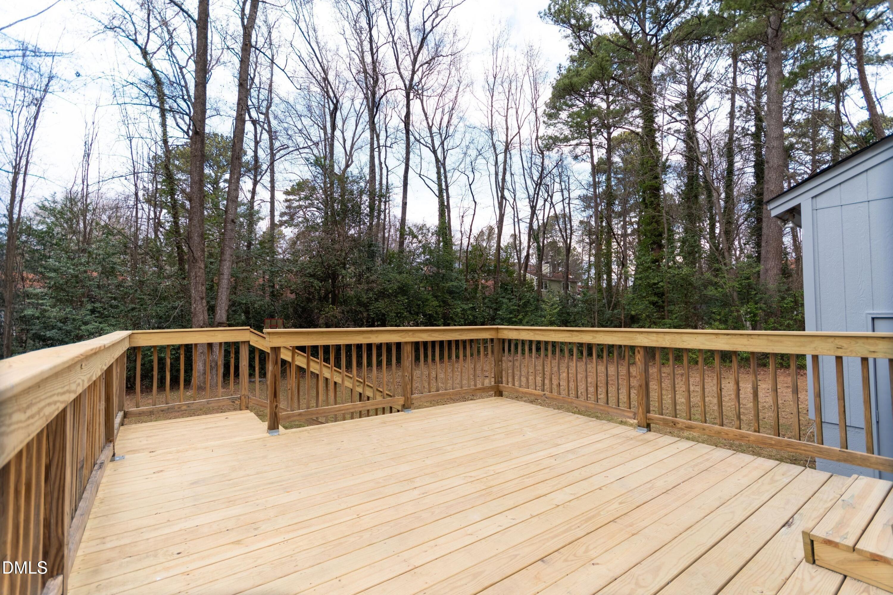 6001 Applewood Lane Property Photo 3