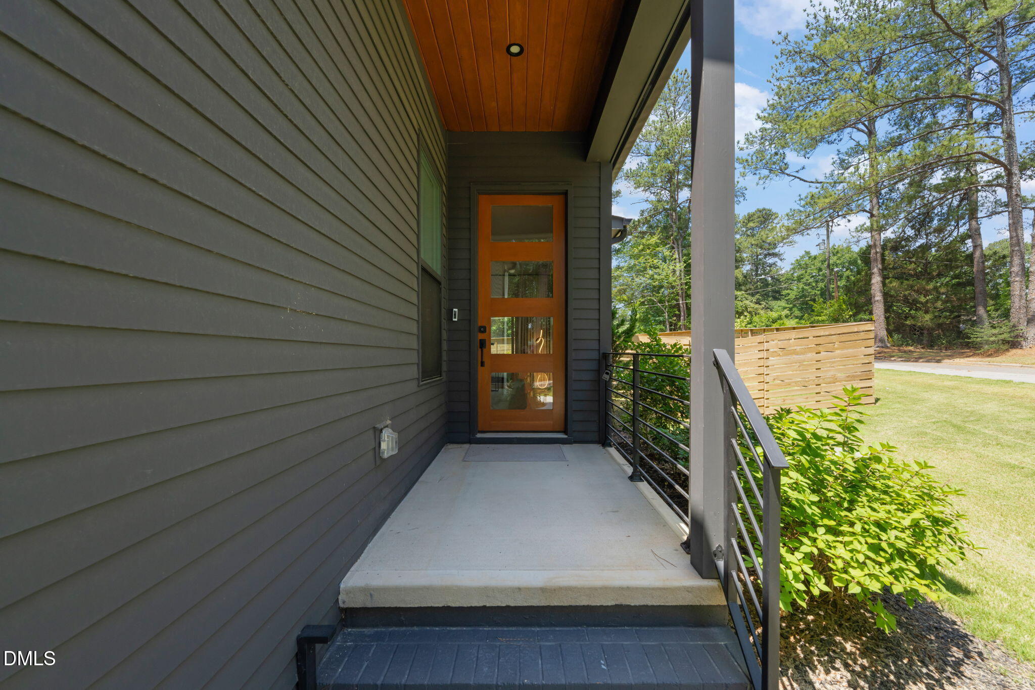 1625 Bruce Circle Property Photo 4