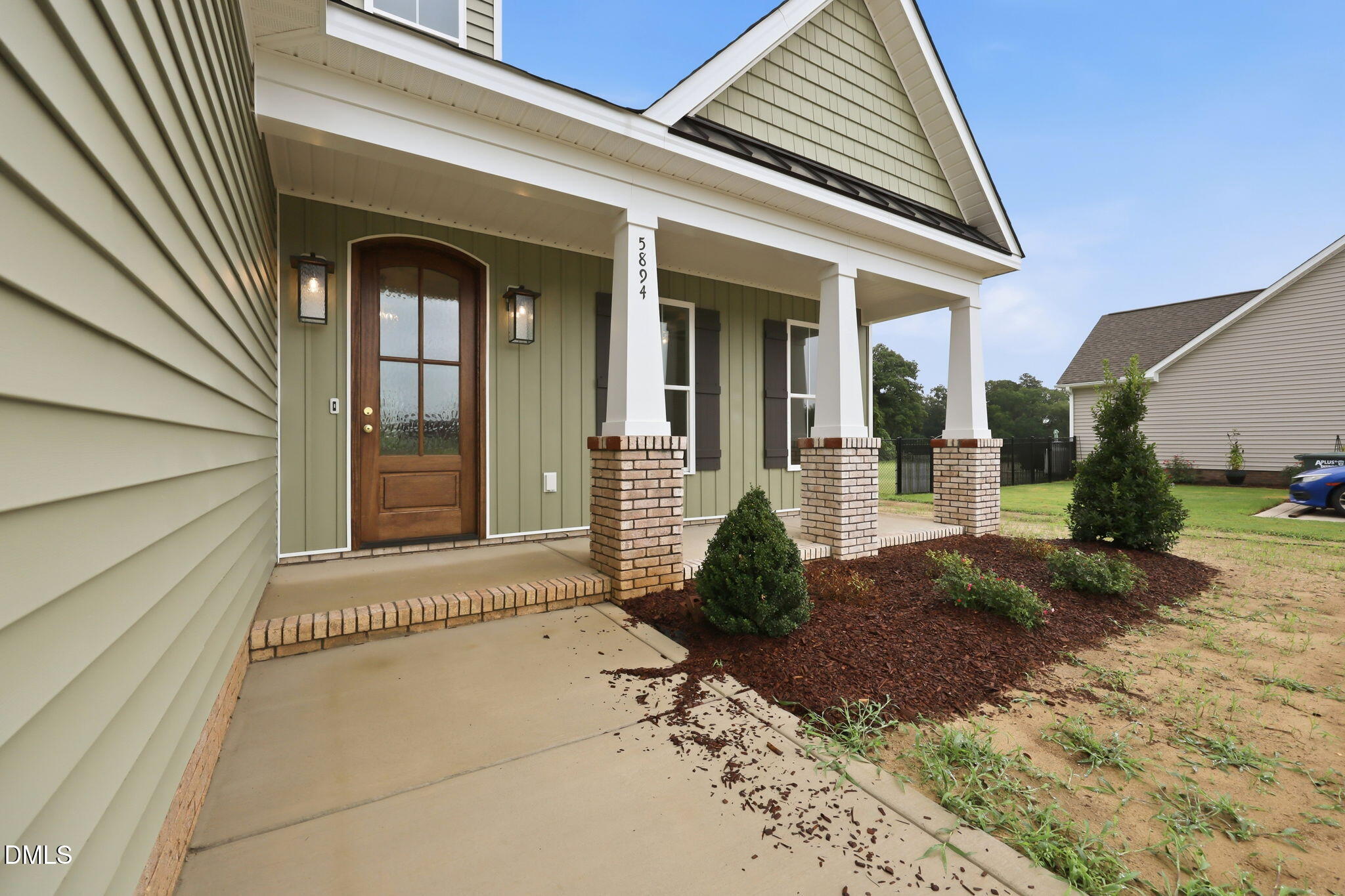 5894 Baylors Way Property Photo 3