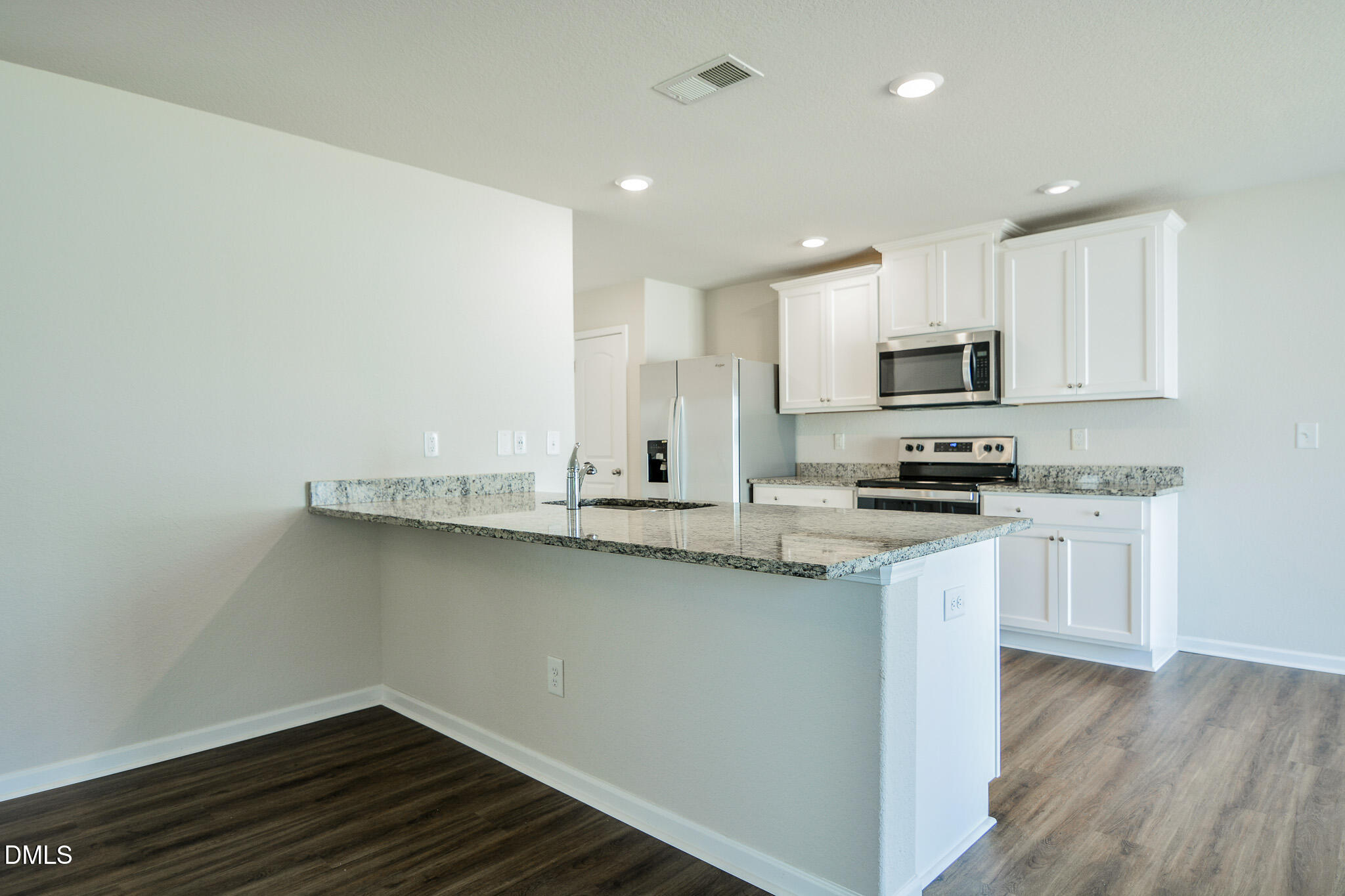 745 Frosty Way Property Photo 6
