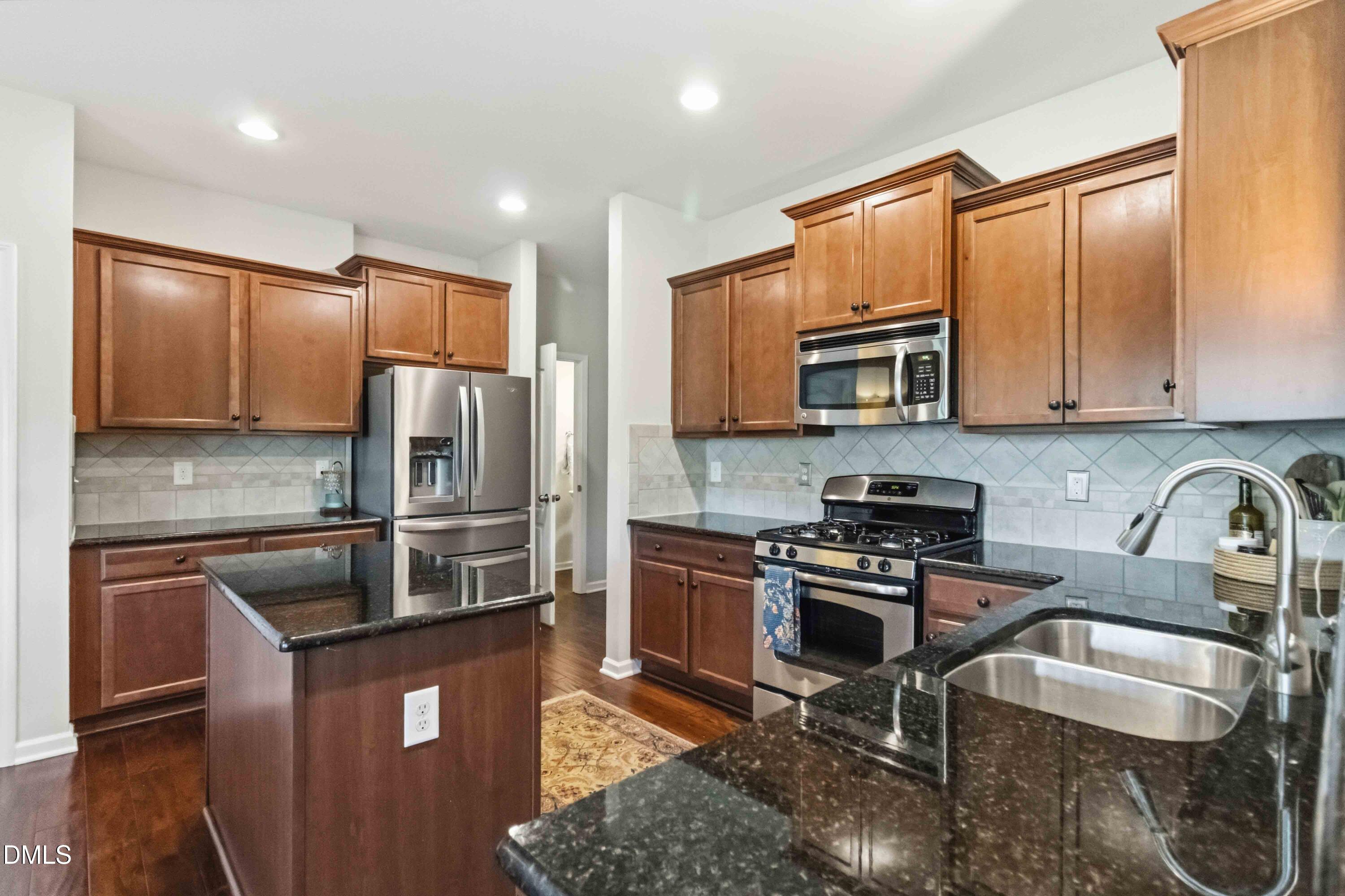 7404 Bedford Ridge Drive Property Photo 11