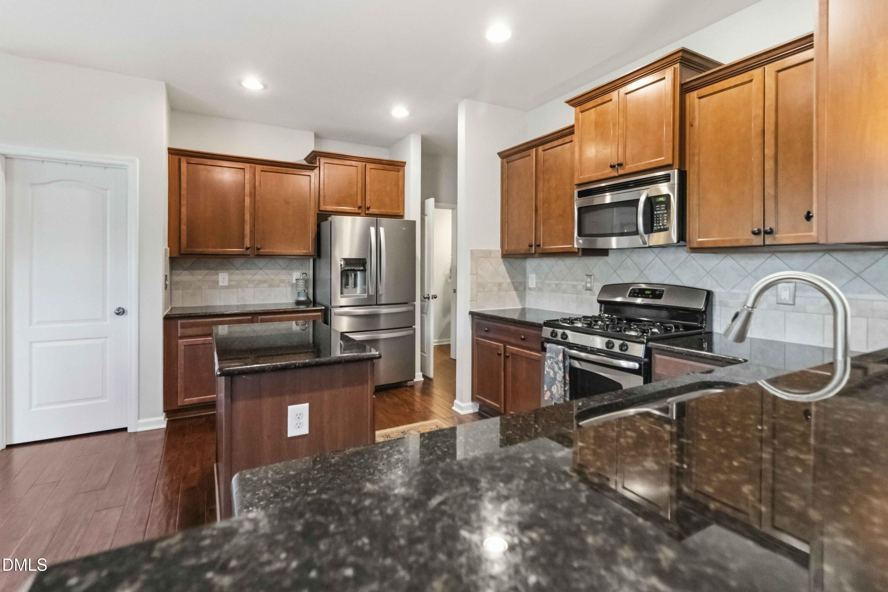 7404 Bedford Ridge Drive Property Photo 12