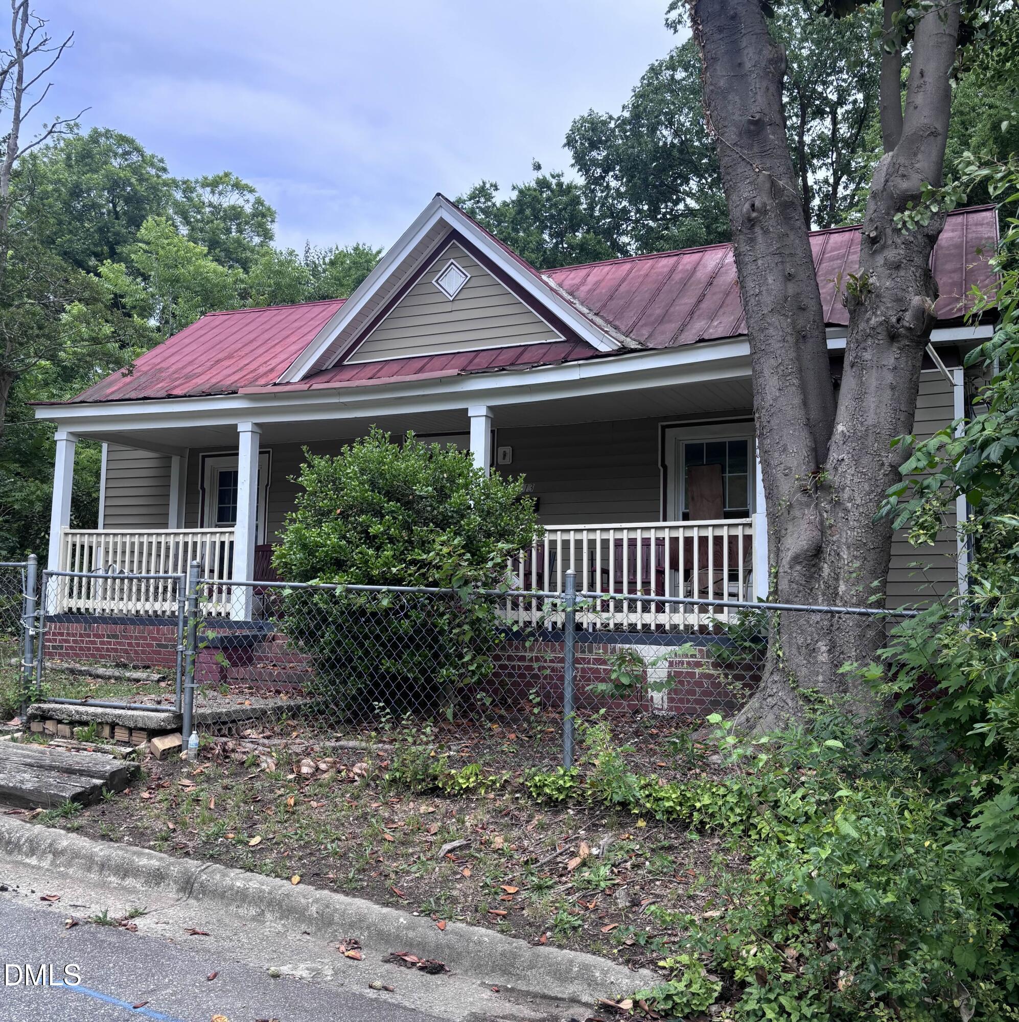 1113 Mark Street Property Photo 2