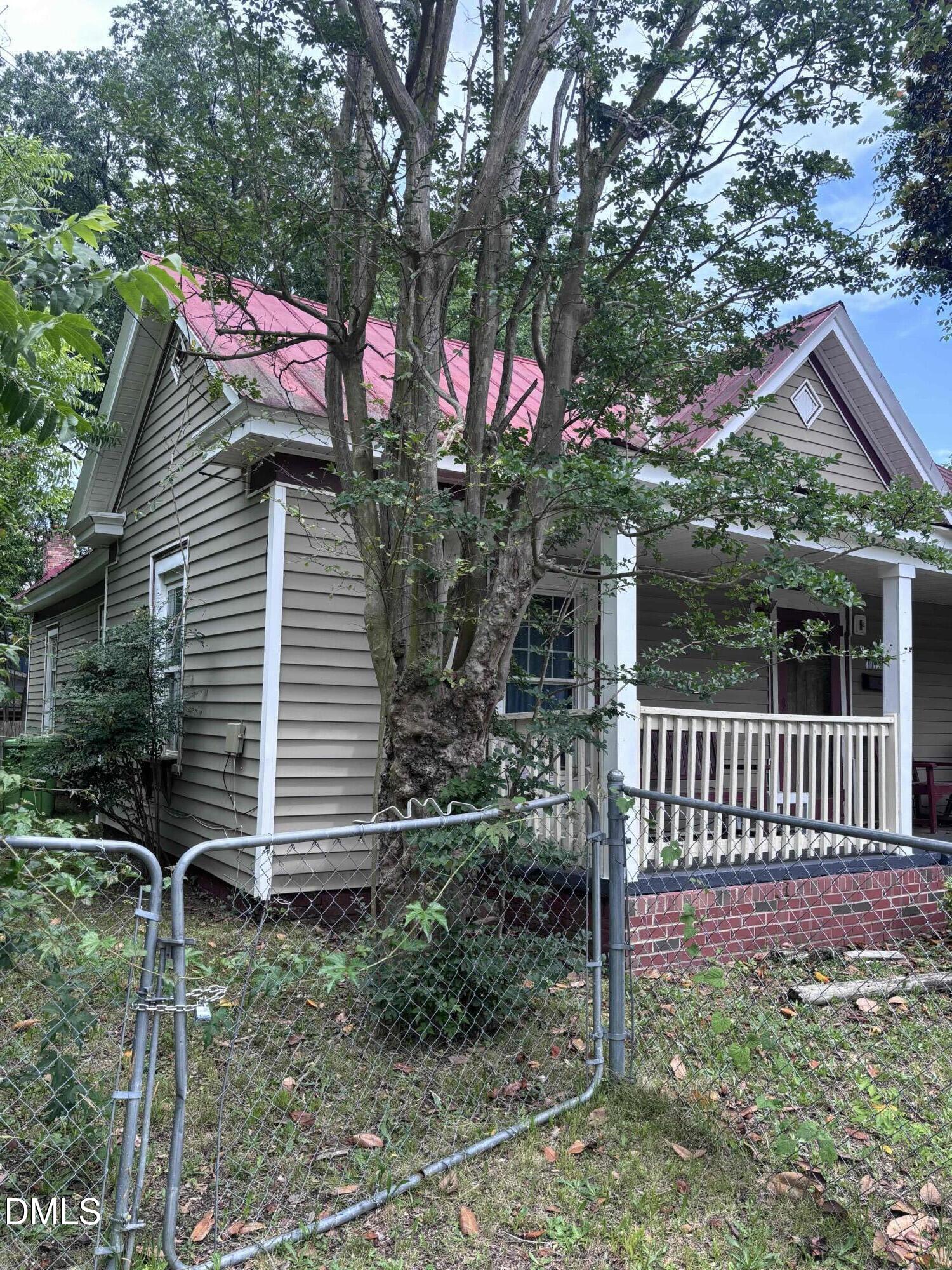 1113 Mark Street Property Photo 3