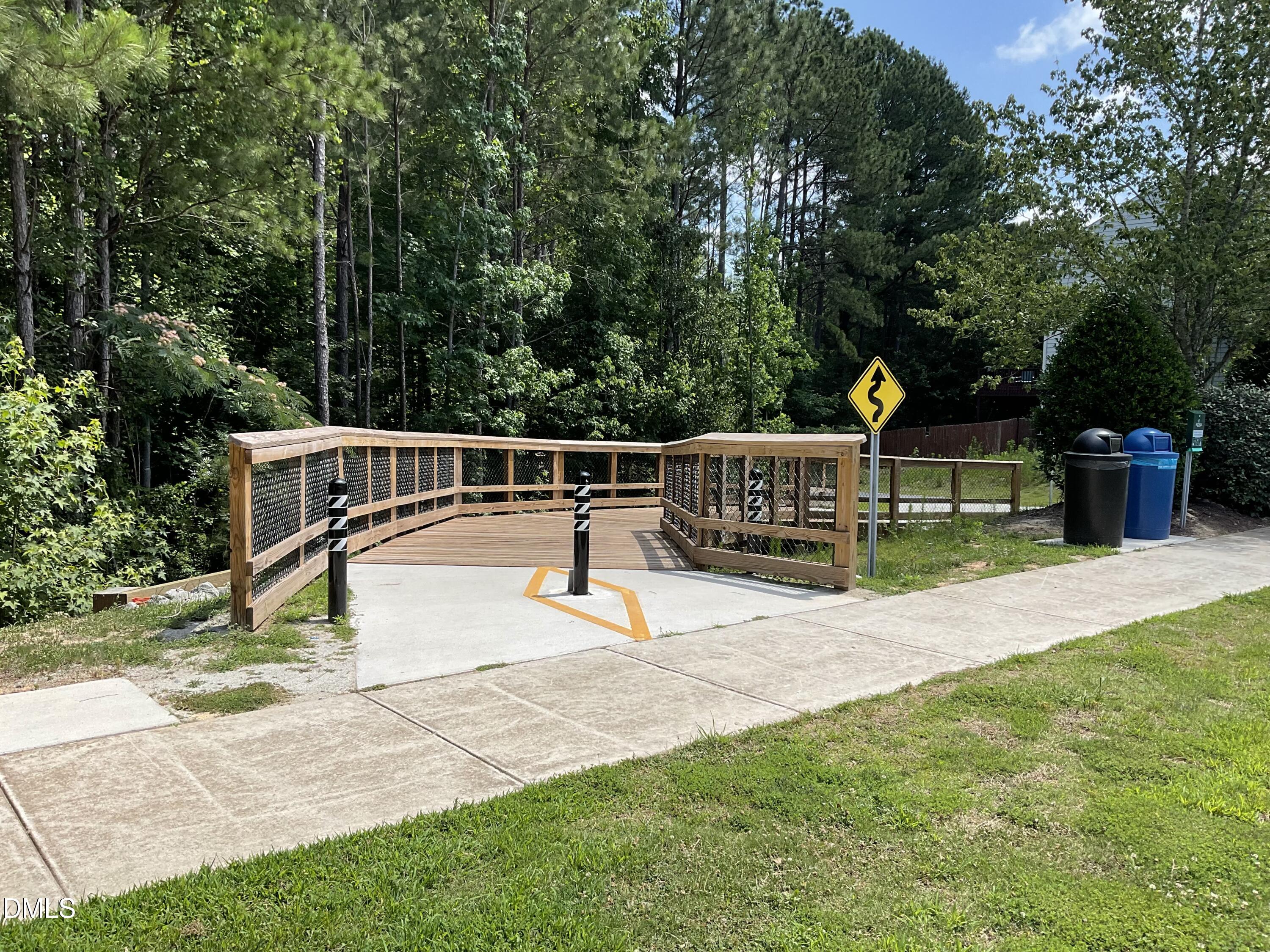100 Gallent Hedge Trail Property Photo 21