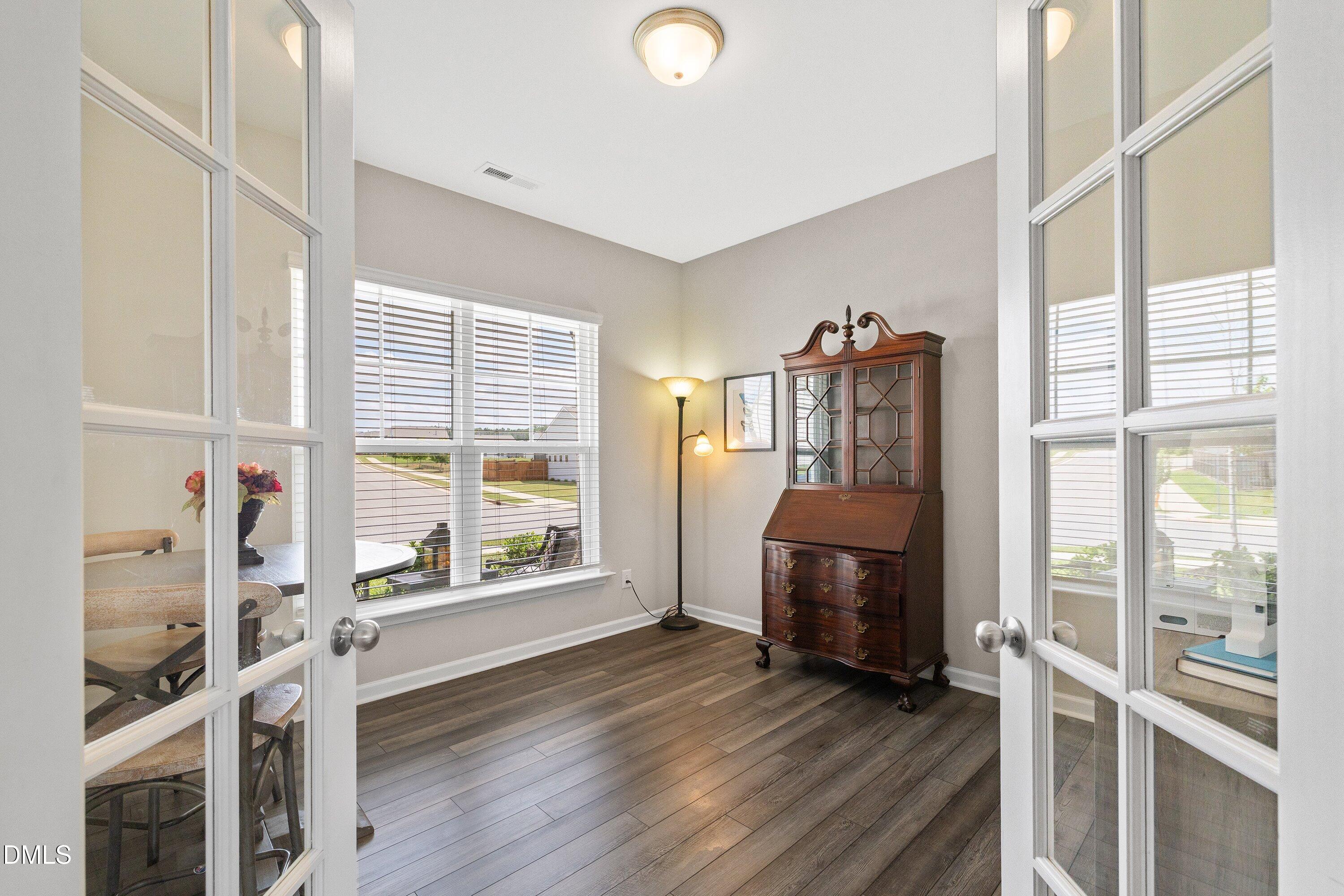 4640 Okeechobee Court Property Photo 12