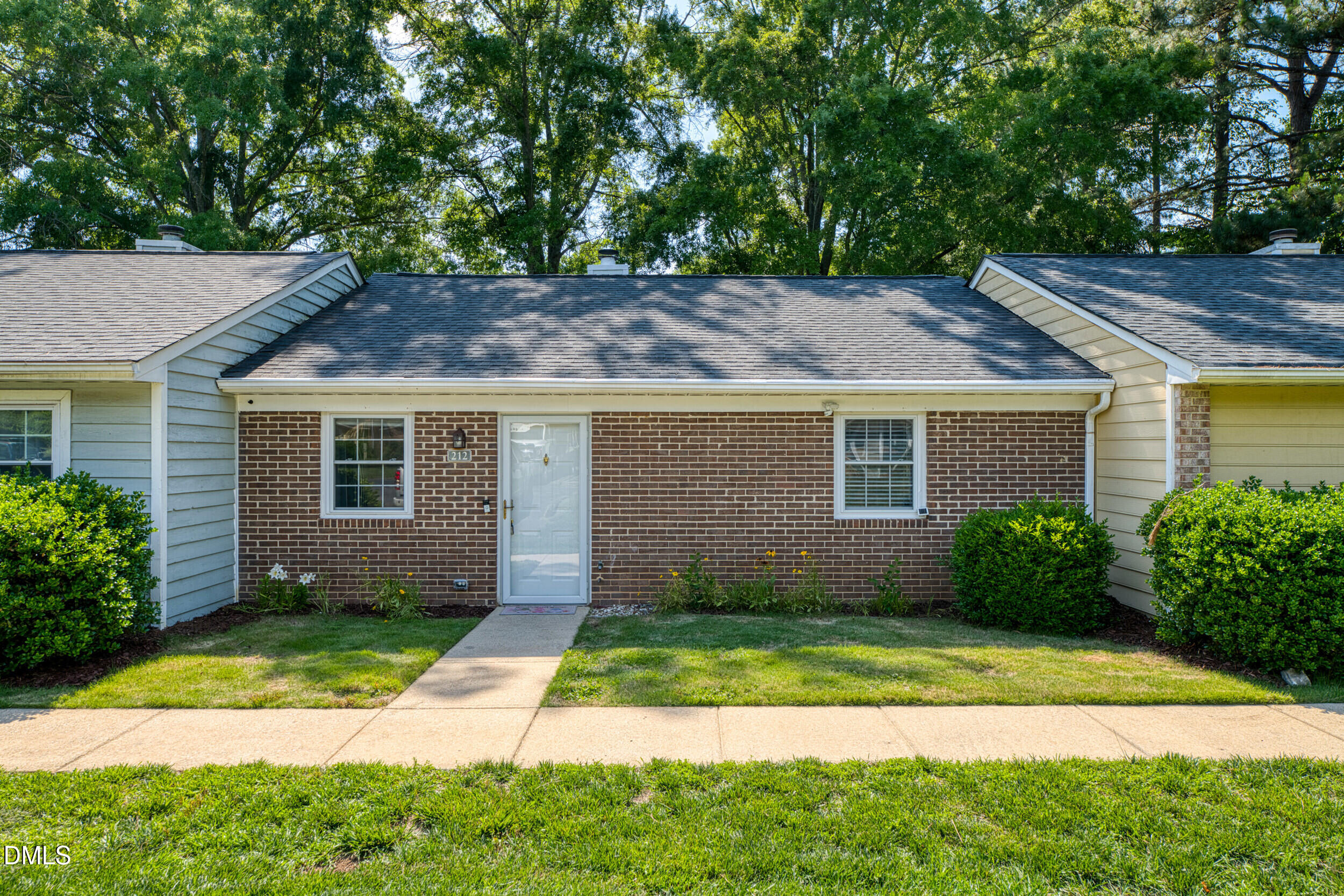 212 Kentucky Drive Property Photo 1