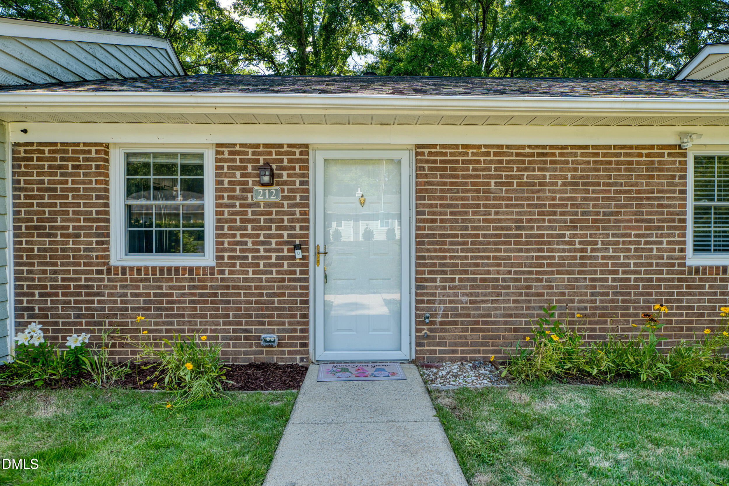 212 Kentucky Drive Property Photo 2