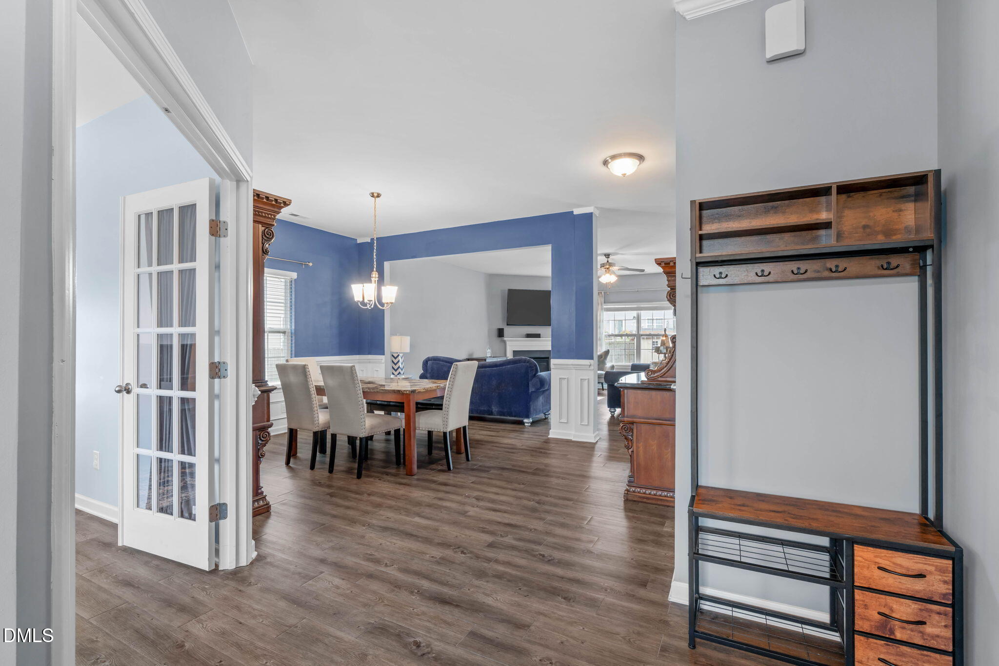 1017 Milkweed Court Property Photo 8