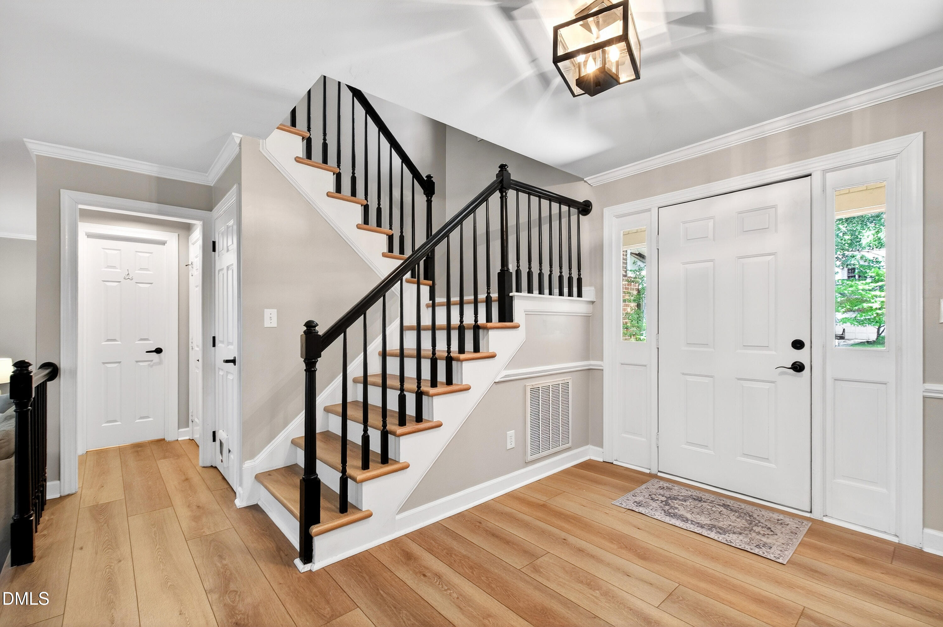 1006 Napa Place Property Photo 4