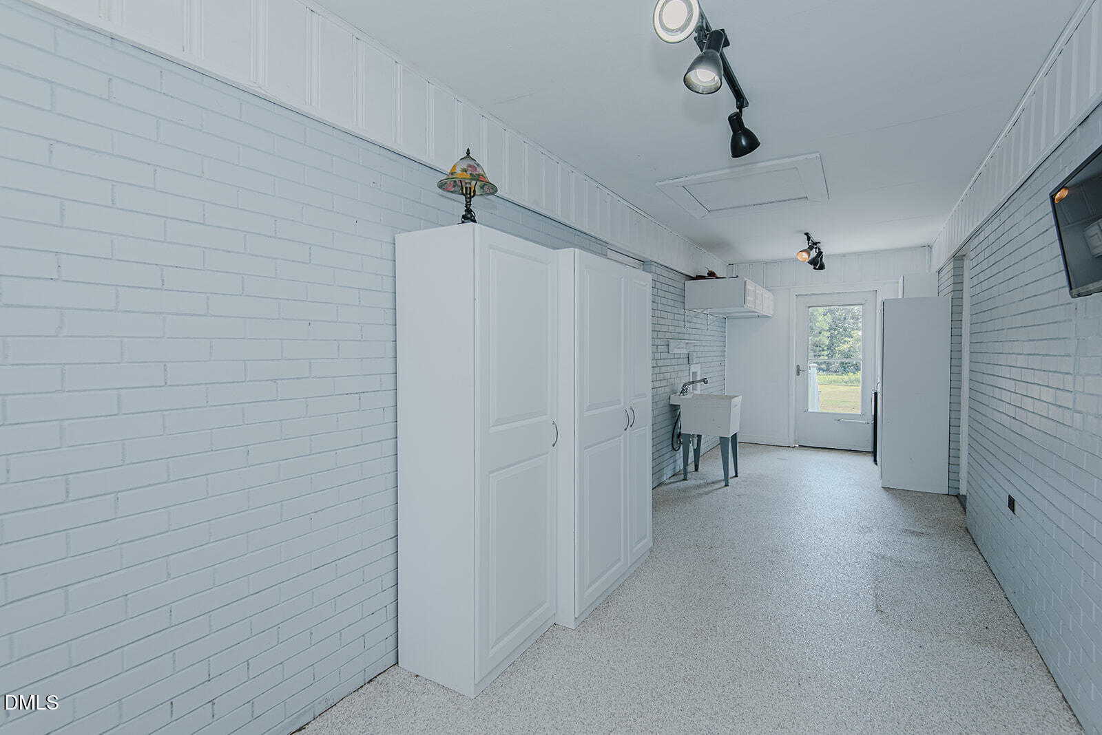 243 Nicks Street Property Photo 23