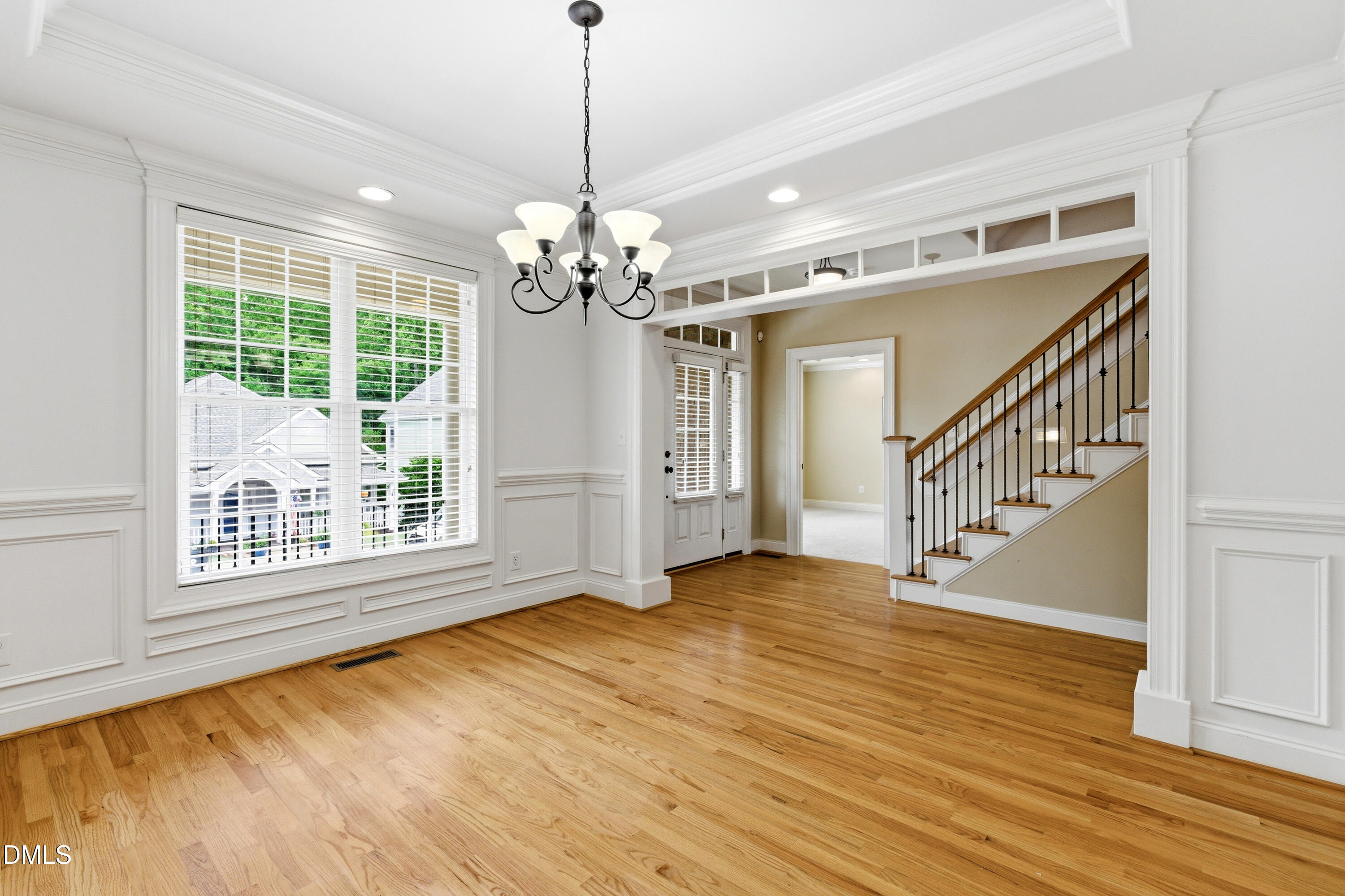 402 Village Loop Drive Property Photo 5