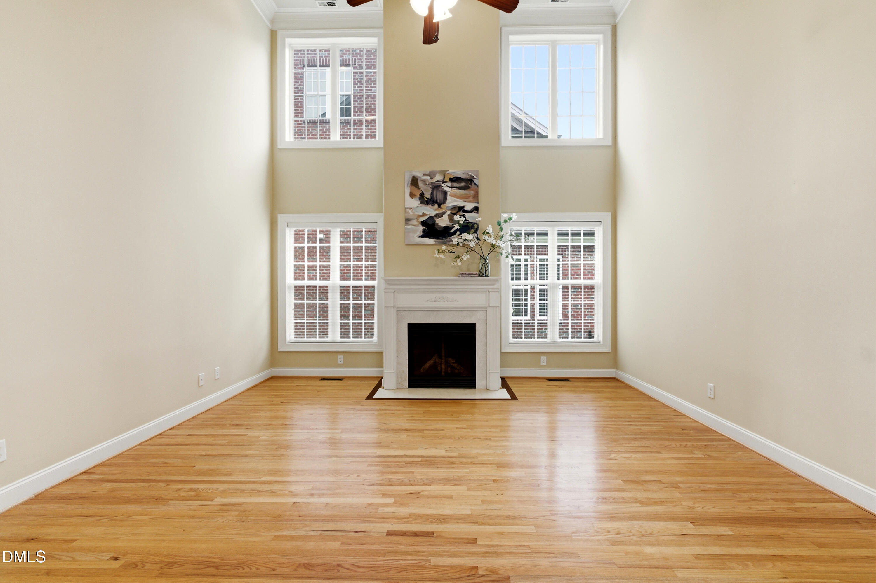402 Village Loop Drive Property Photo 8
