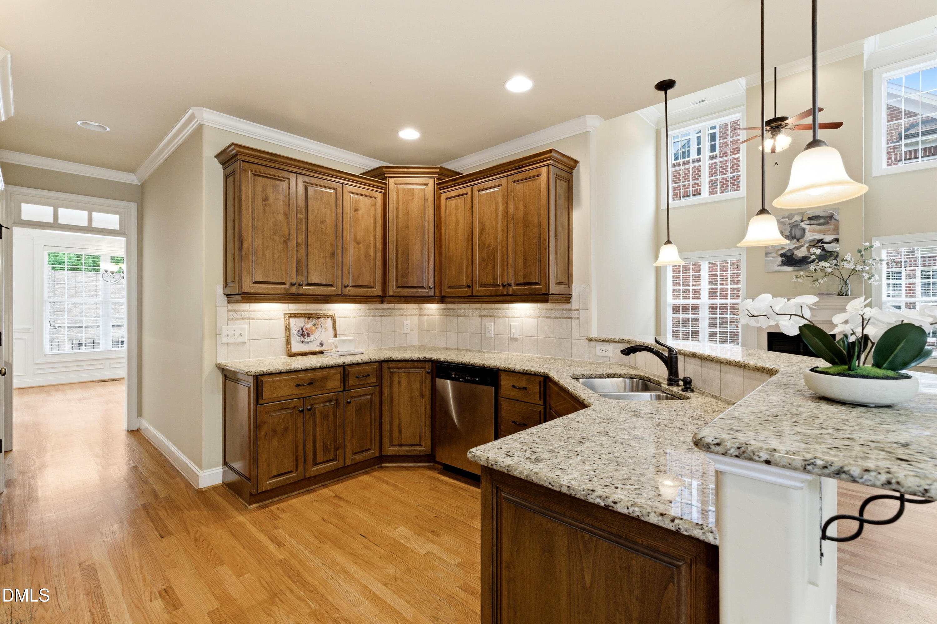402 Village Loop Drive Property Photo 10
