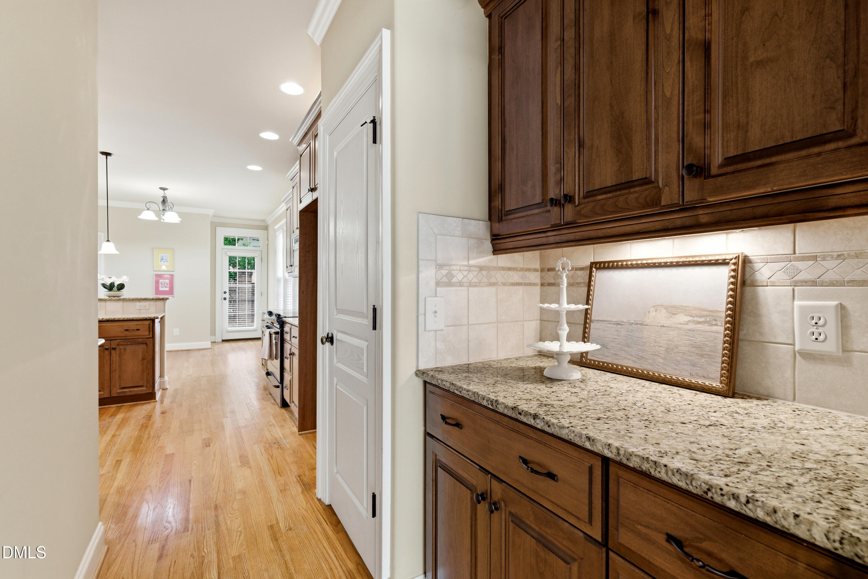 402 Village Loop Drive Property Photo 13