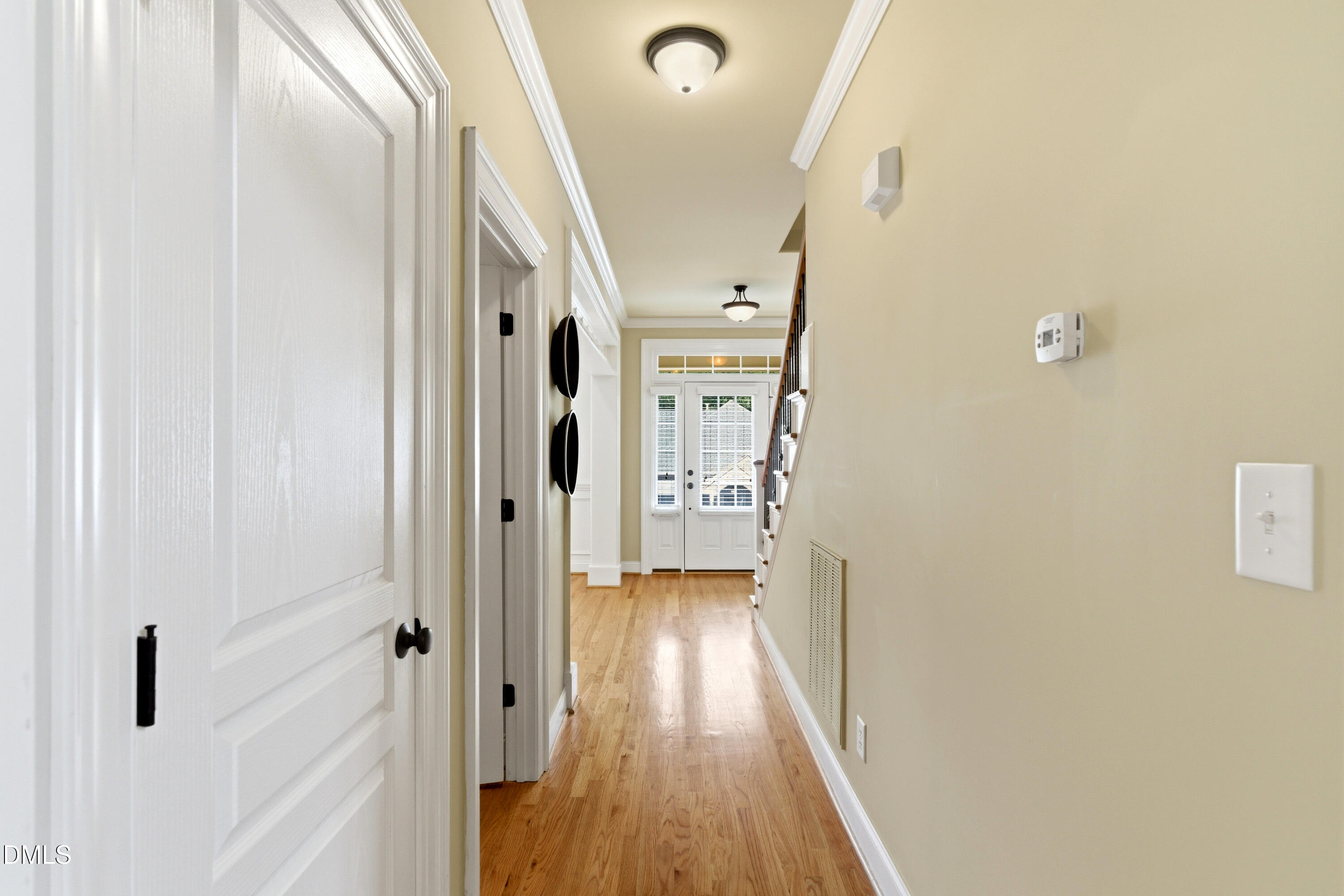 402 Village Loop Drive Property Photo 16