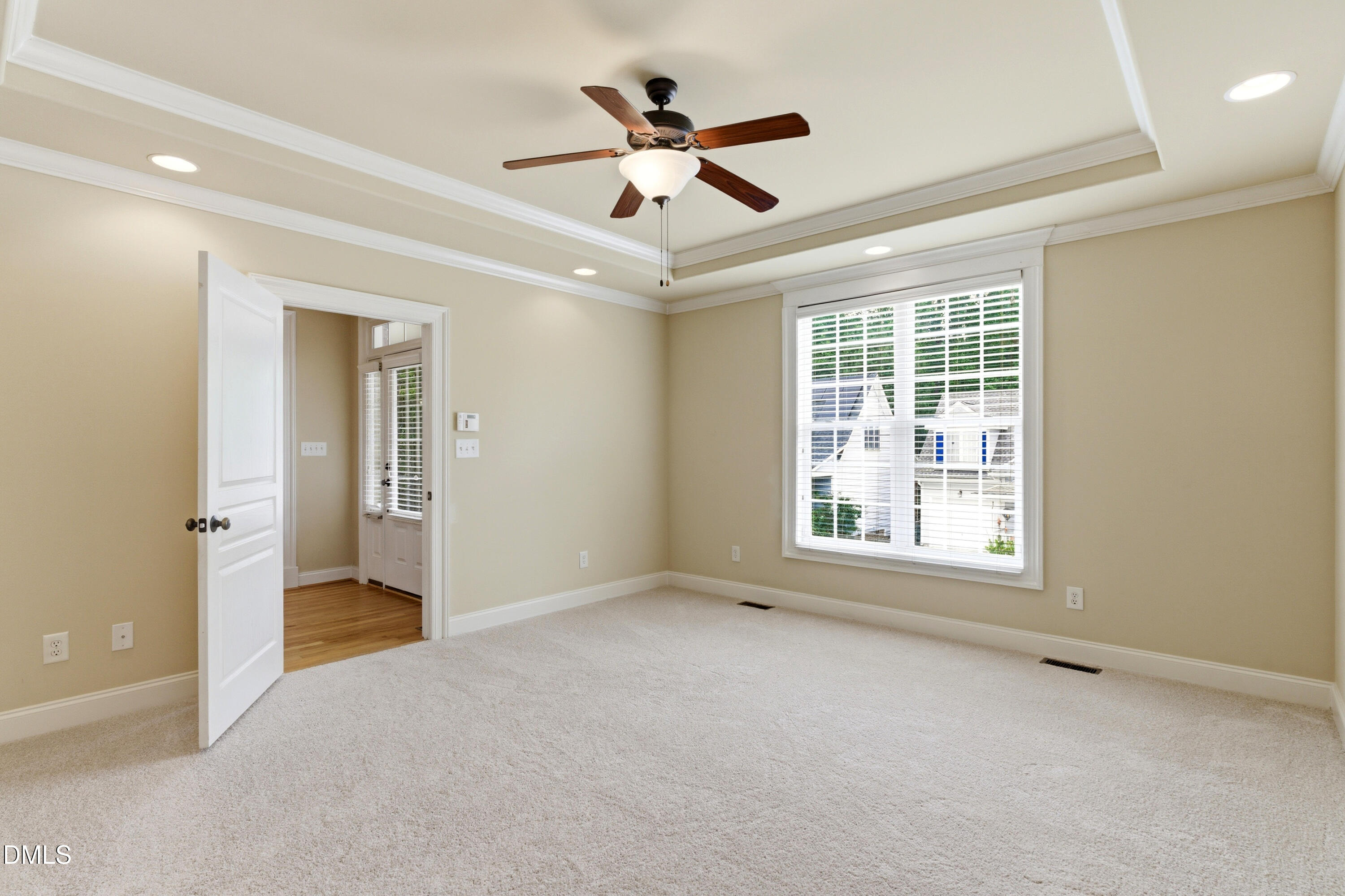 402 Village Loop Drive Property Photo 17