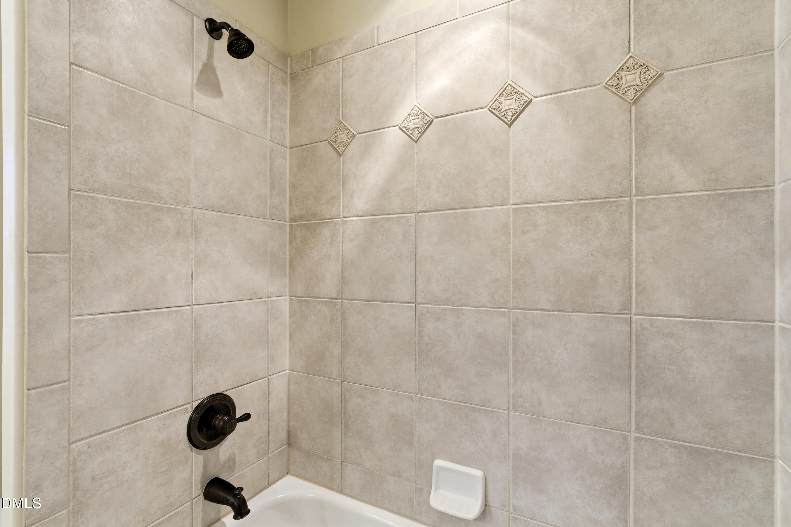 402 Village Loop Drive Property Photo 29