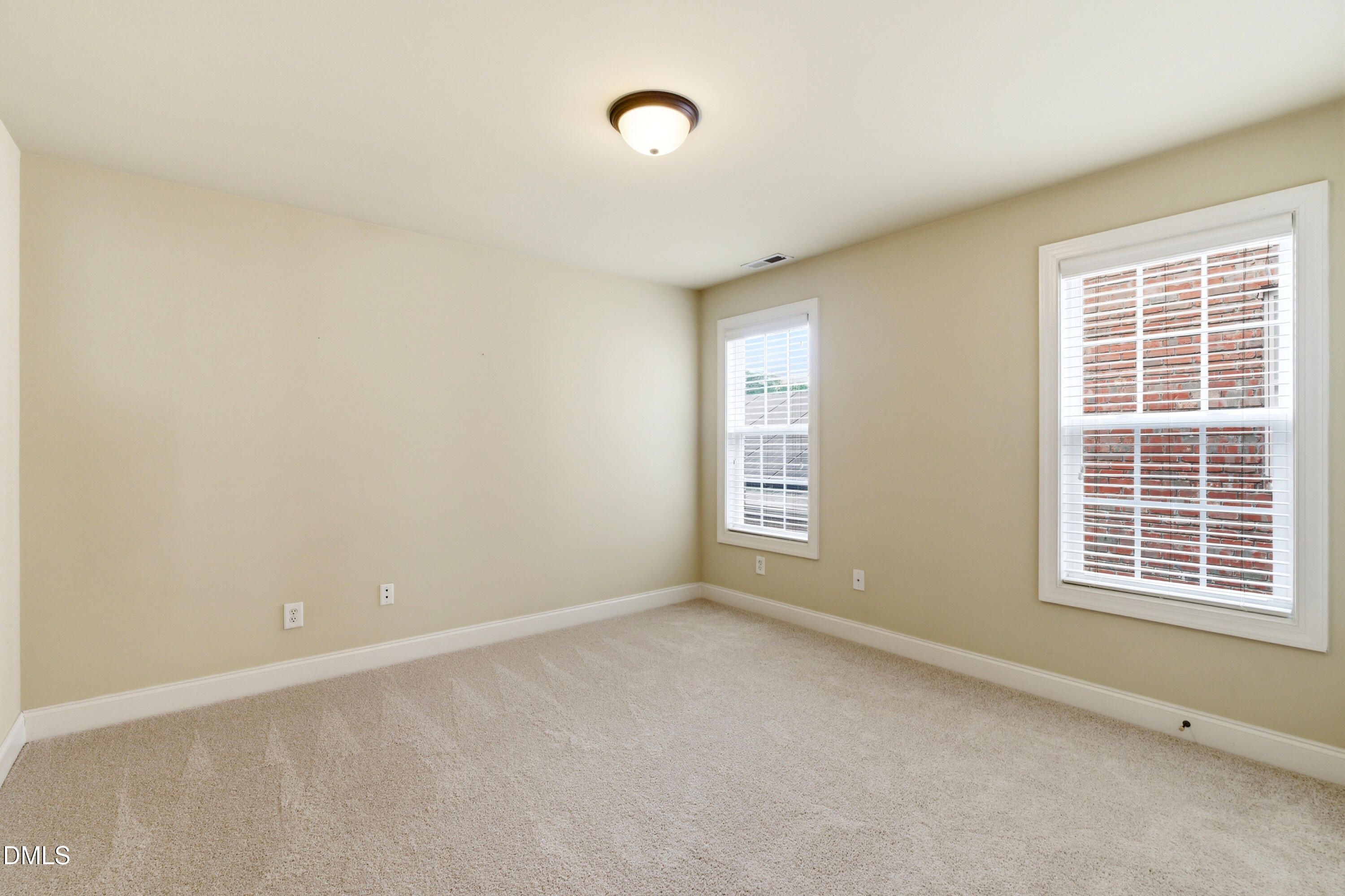 402 Village Loop Drive Property Photo 30