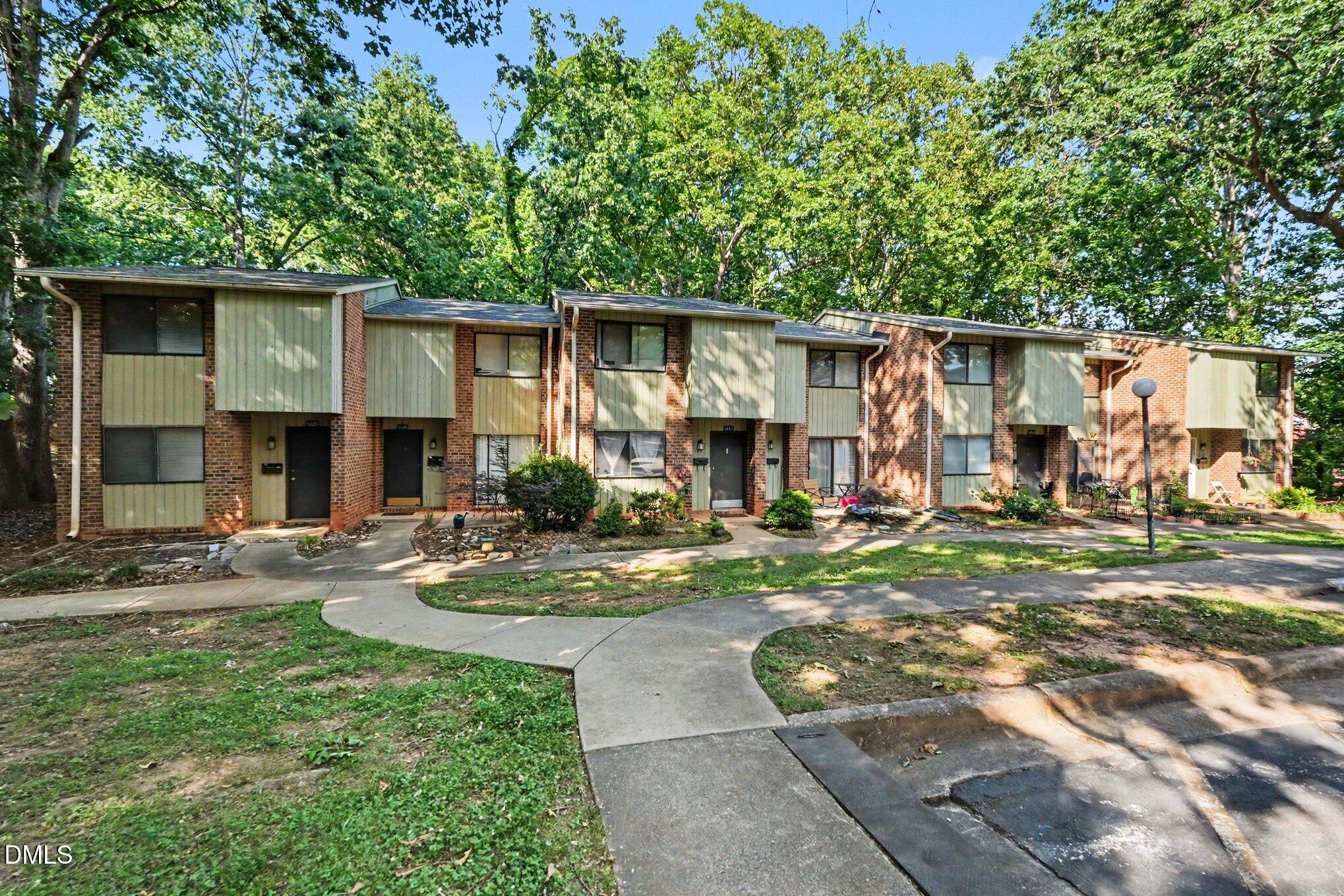 1231 Teakwood Place Property Photo 3
