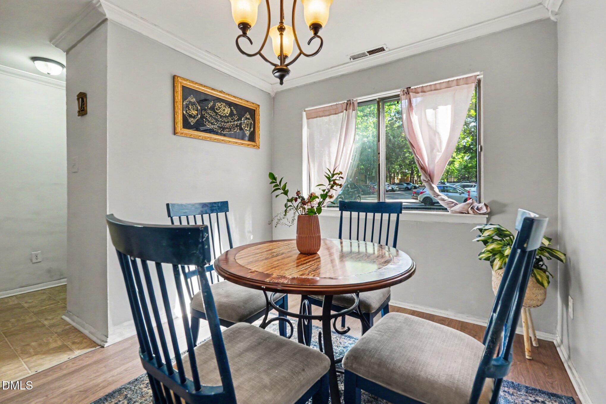 1231 Teakwood Place Property Photo 8