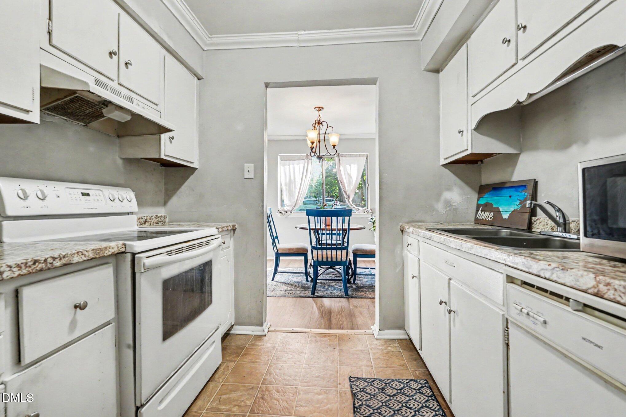 1231 Teakwood Place Property Photo 12