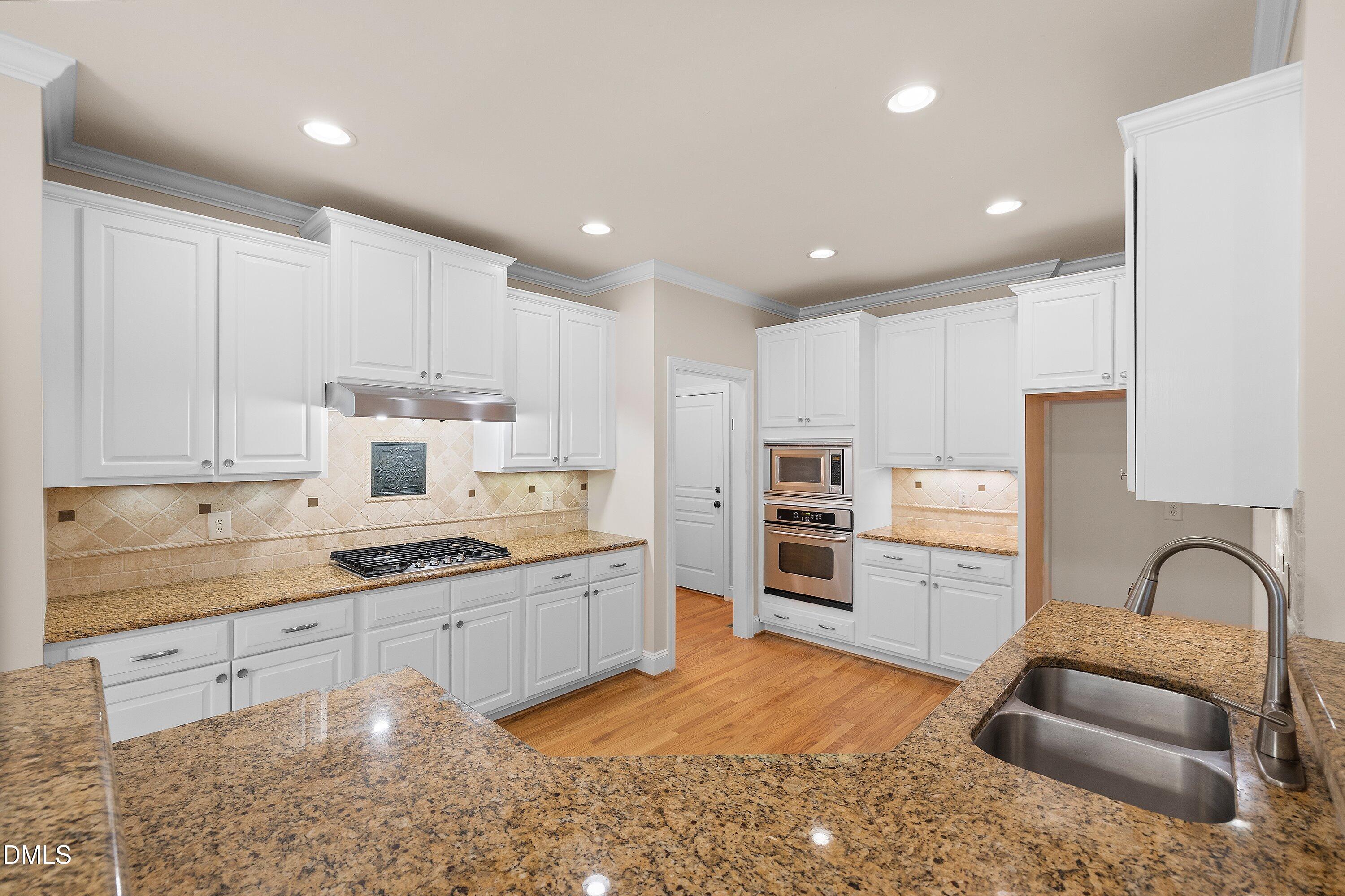 1005 Prairie Aster Court Property Photo 27