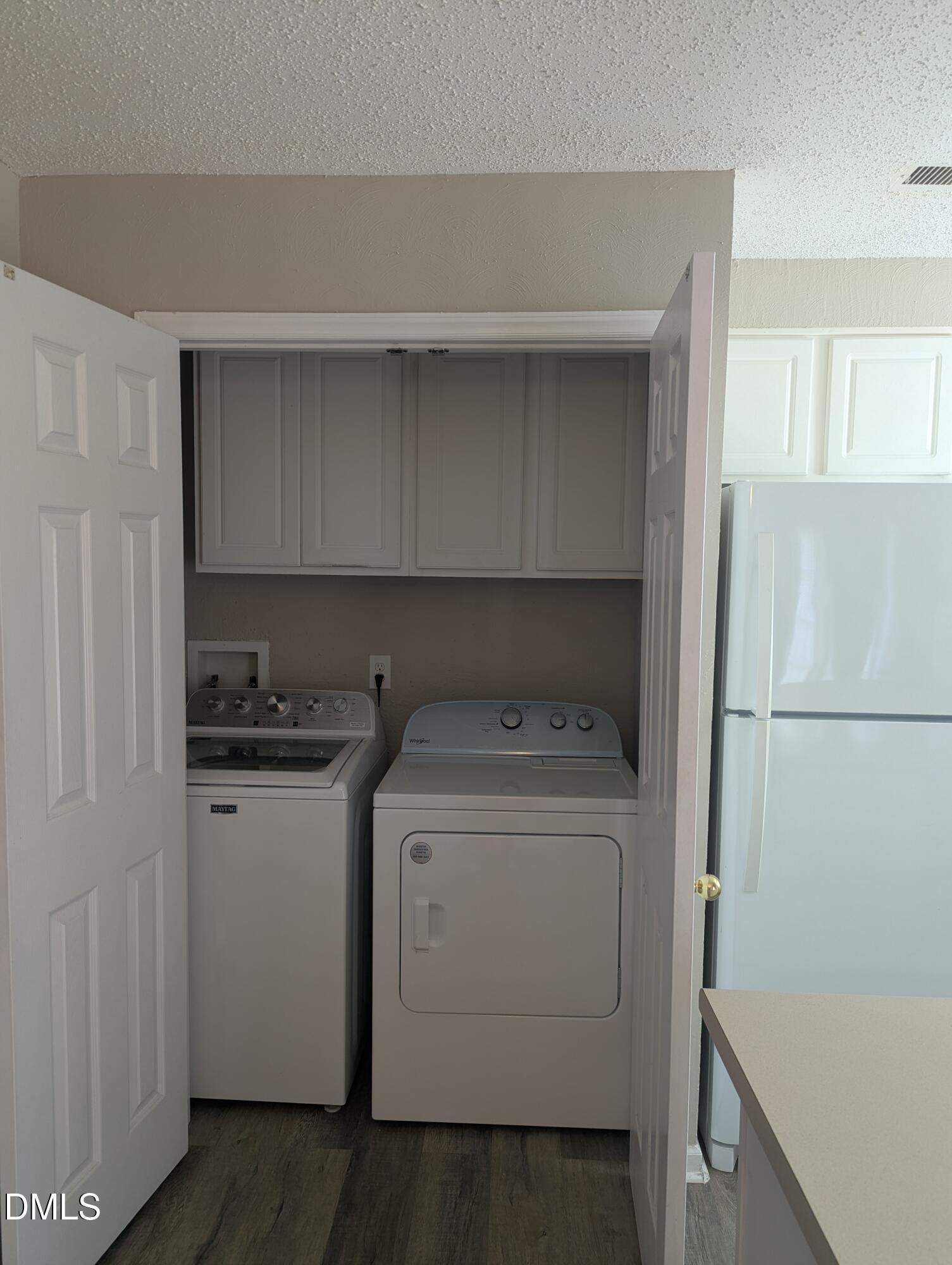 4810 Blue Bird Court E Property Photo 12