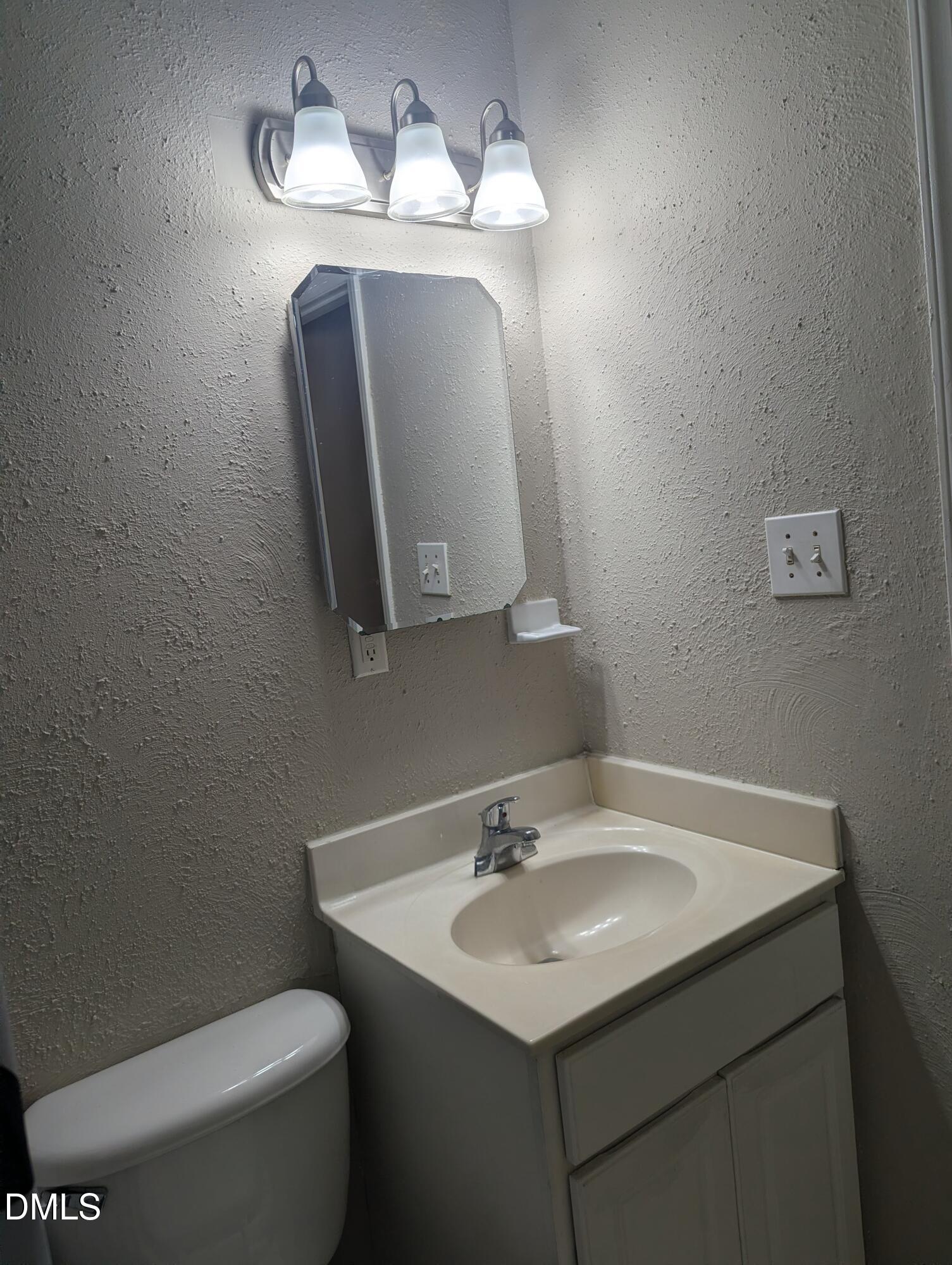 4810 Blue Bird Court E Property Photo 25