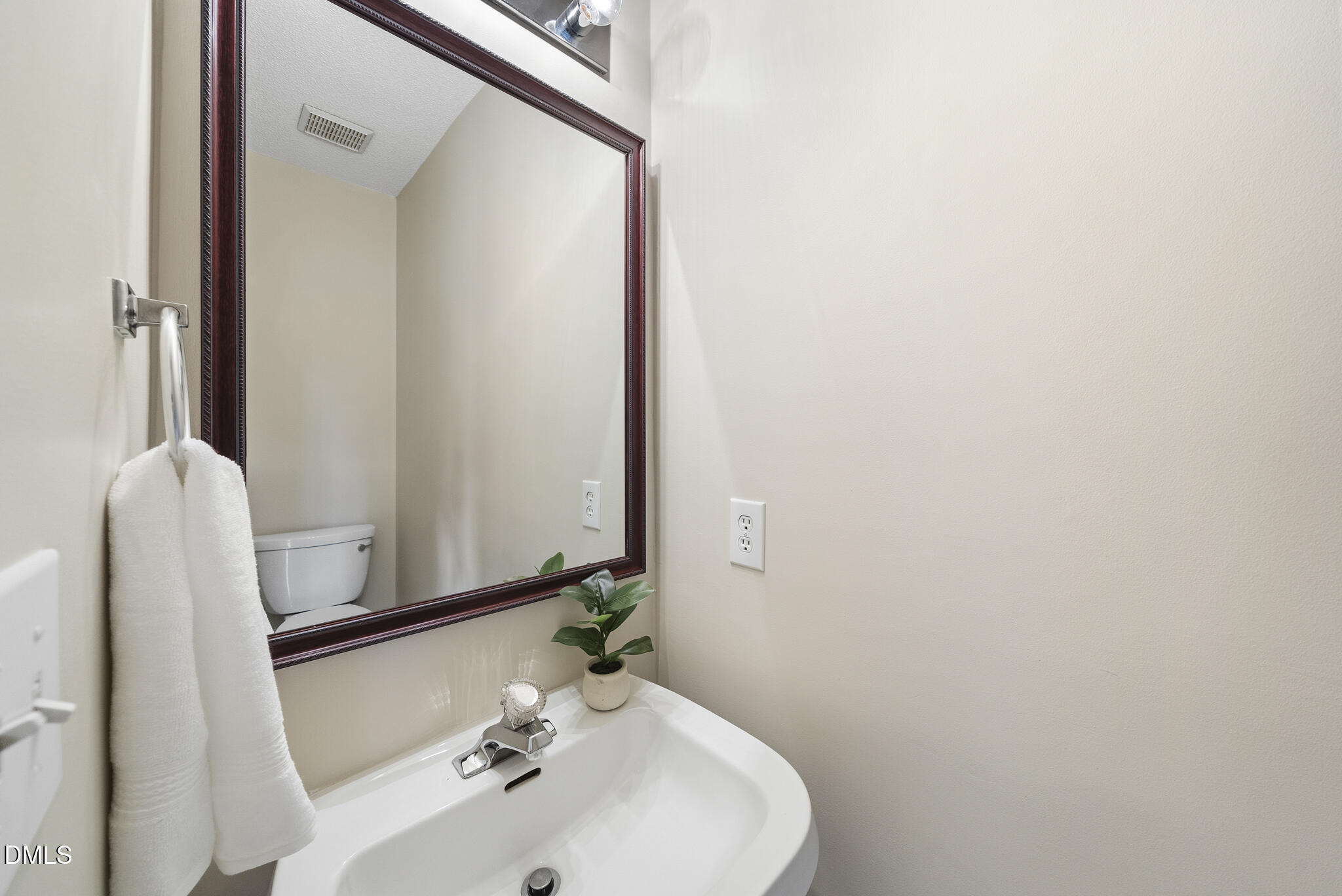 805 Beddingfield Drive Property Photo 39