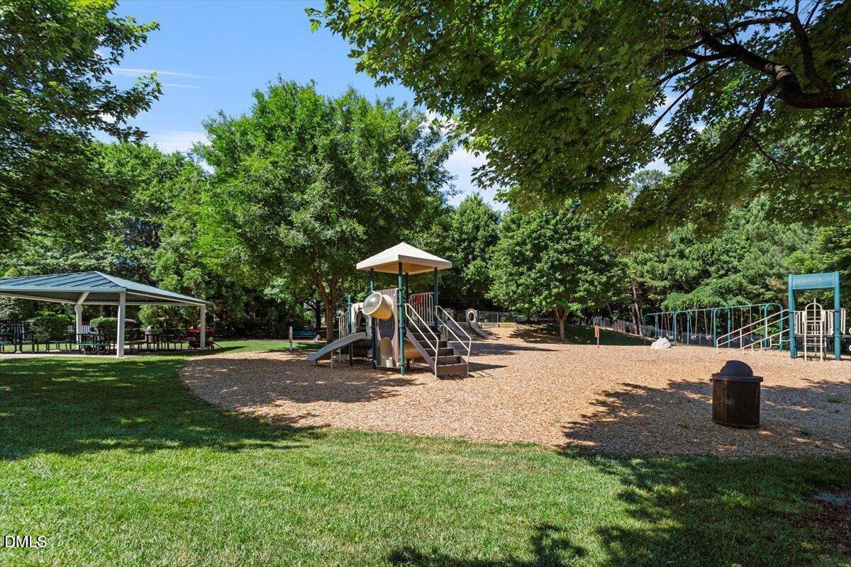 2203 Bouncy Day Court Property Photo 25