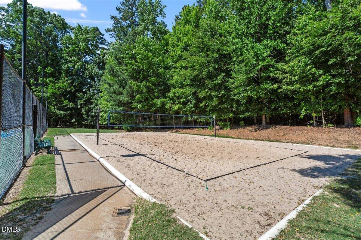 2203 Bouncy Day Court Property Photo 28