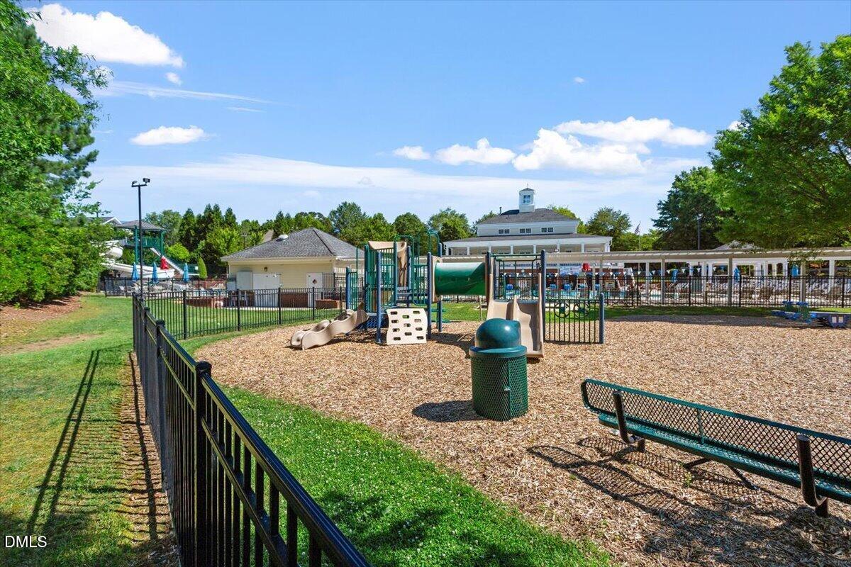 2203 Bouncy Day Court Property Photo 29