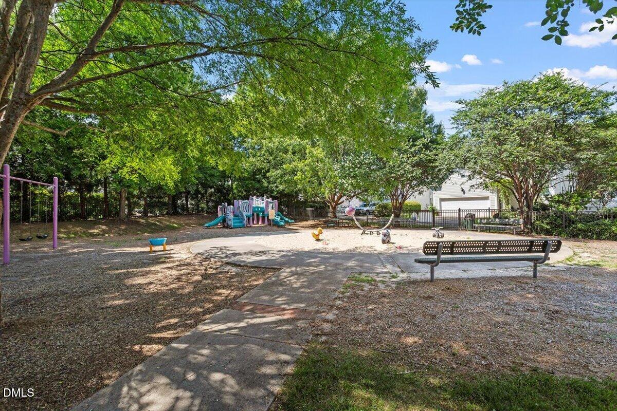 2203 Bouncy Day Court Property Photo 69