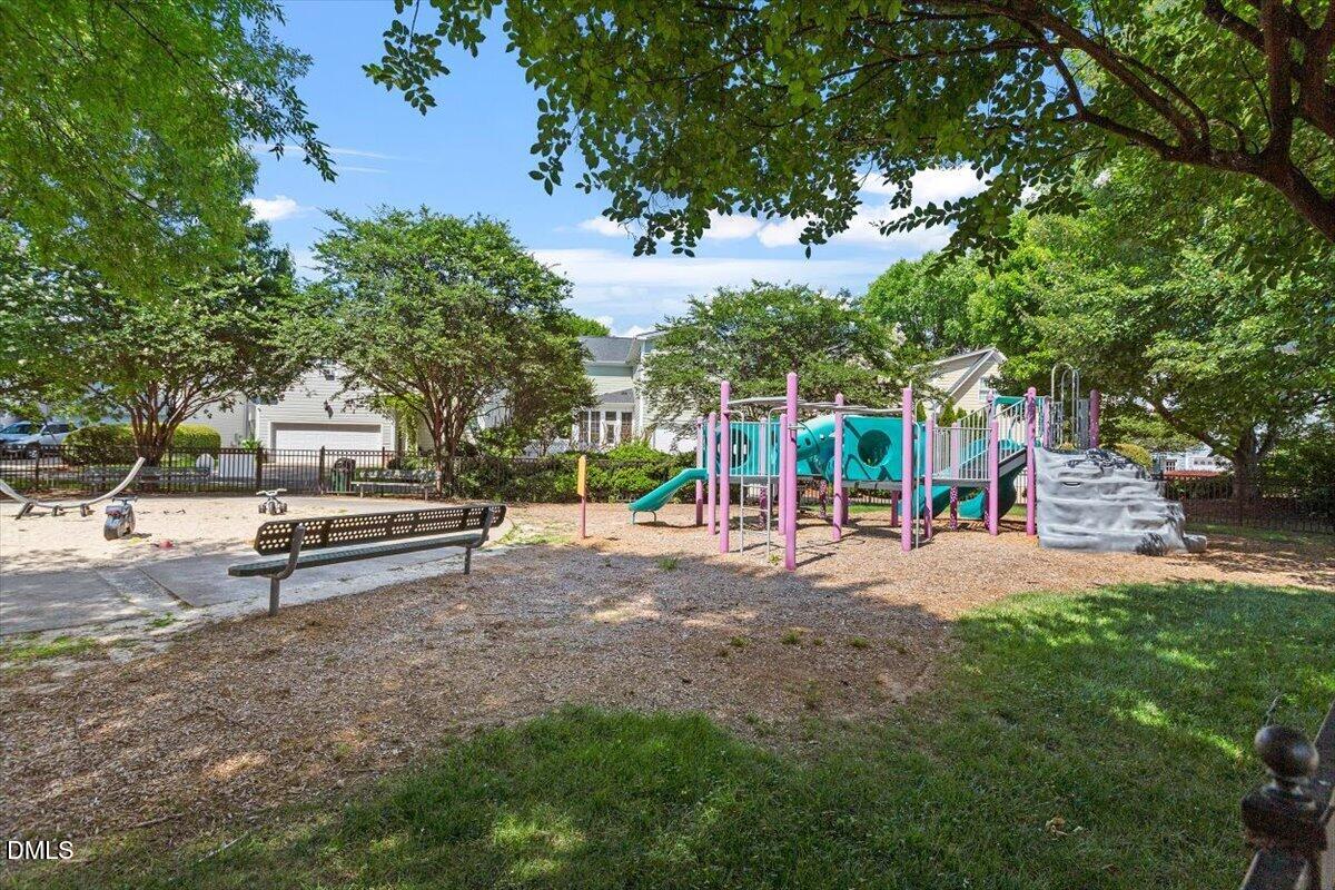 2203 Bouncy Day Court Property Photo 70